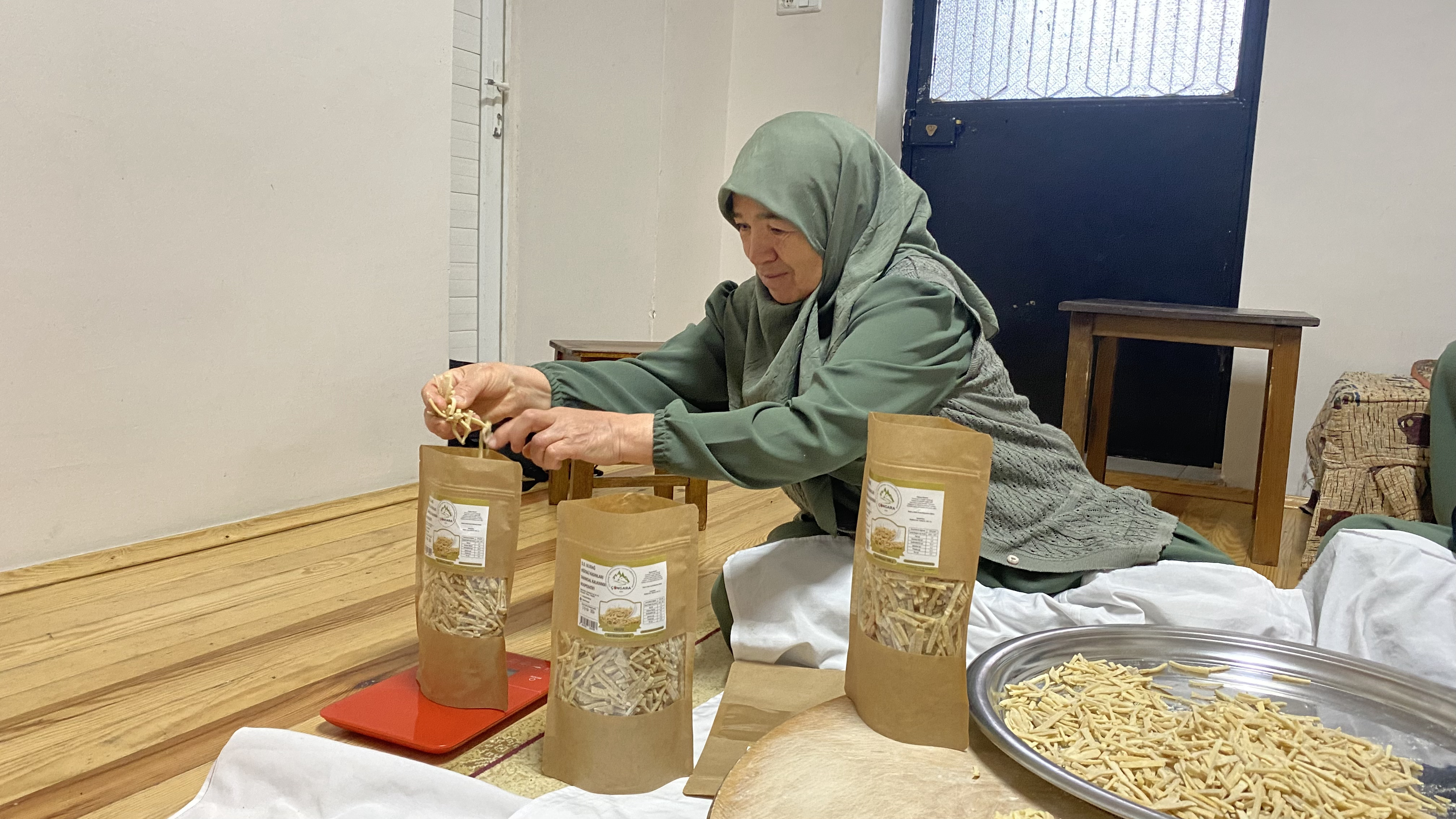 Kadınların el emeğiyle ürettiği ürünler, Bursalılarla buluşturuluyor