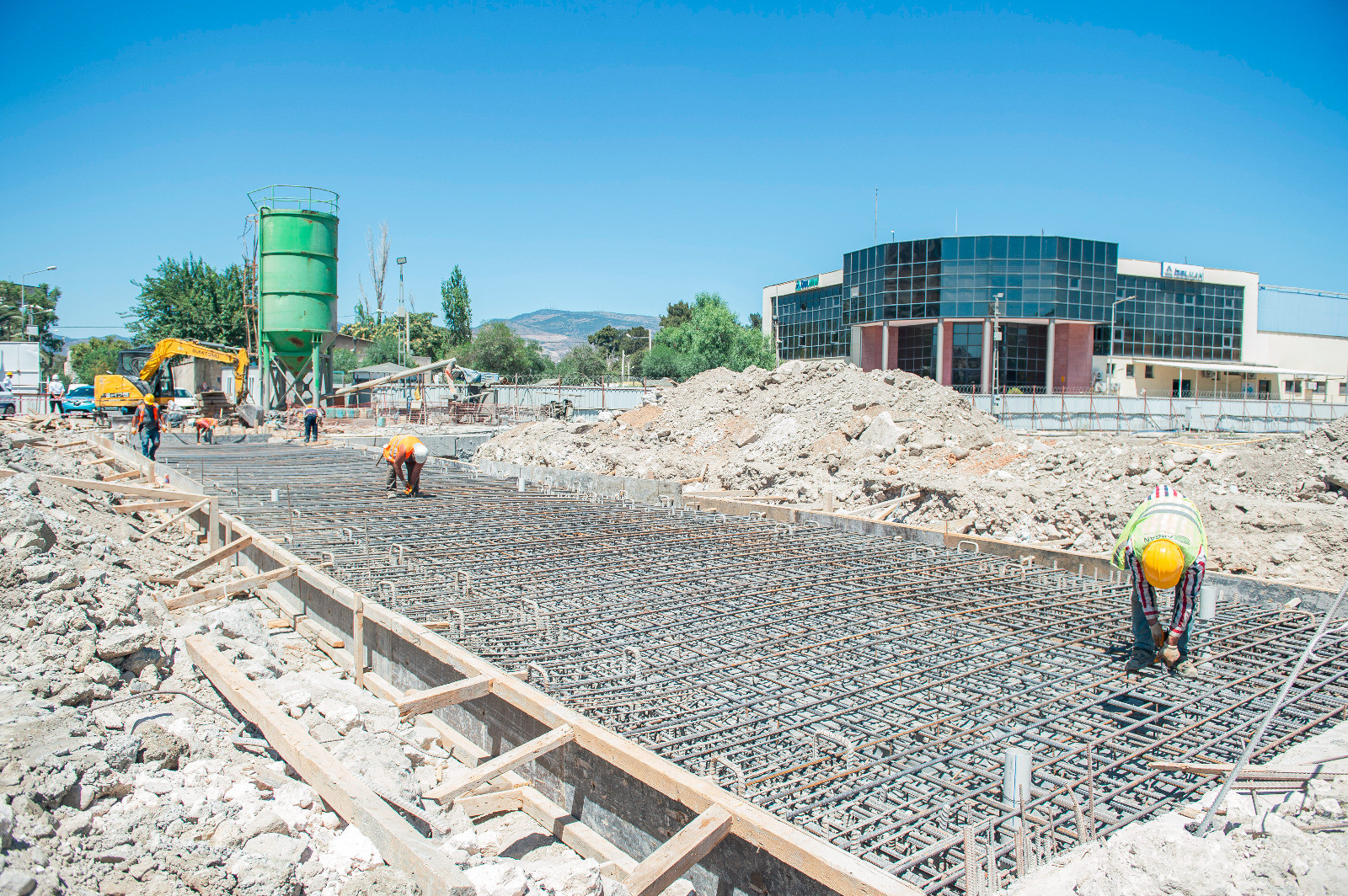 İzmir’de kentsel dönüşüm projeleri devam ediyor