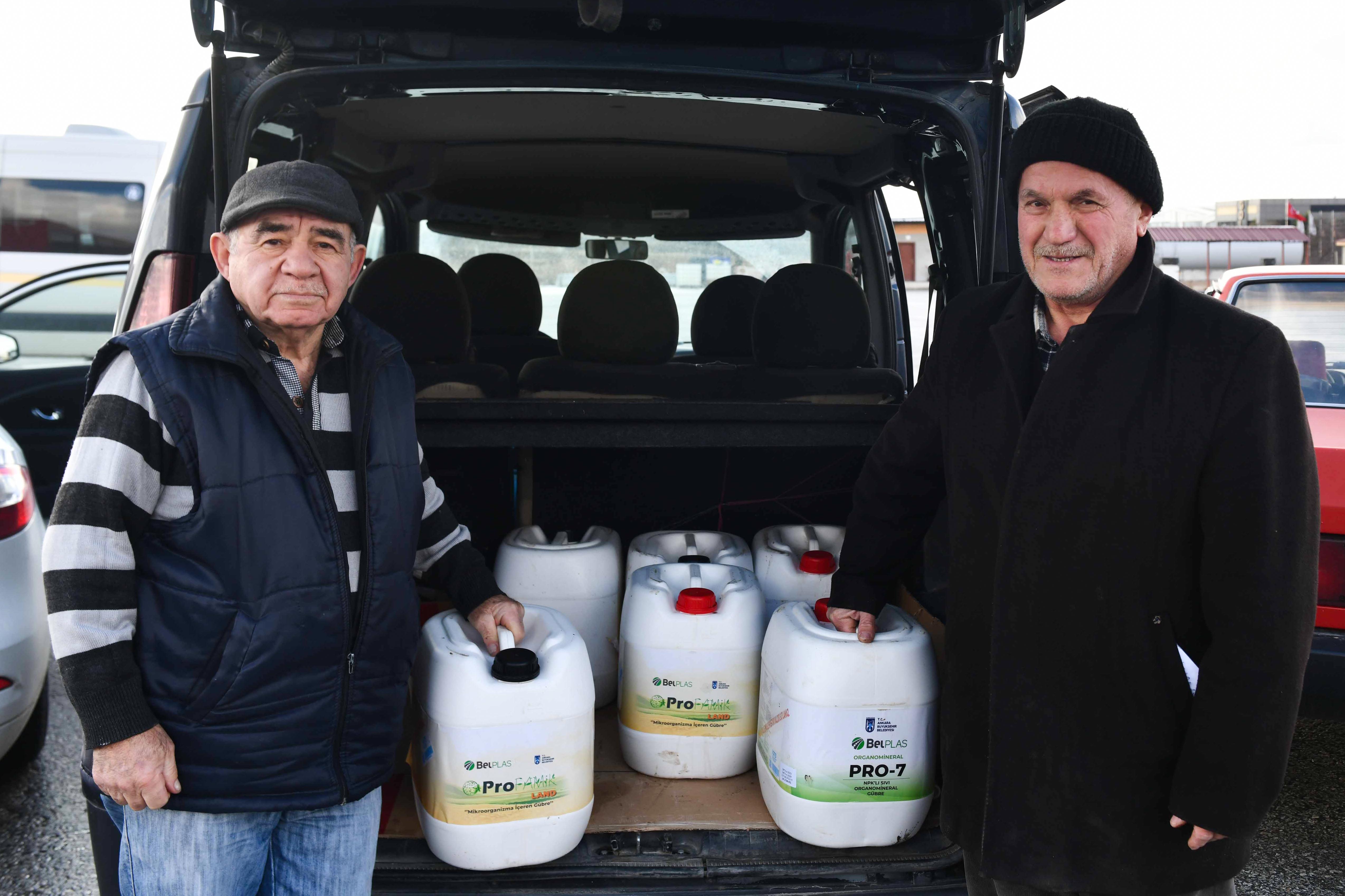 Ankara’da sıvı gübreler çiftçilere dağıtılmaya devam ediyor