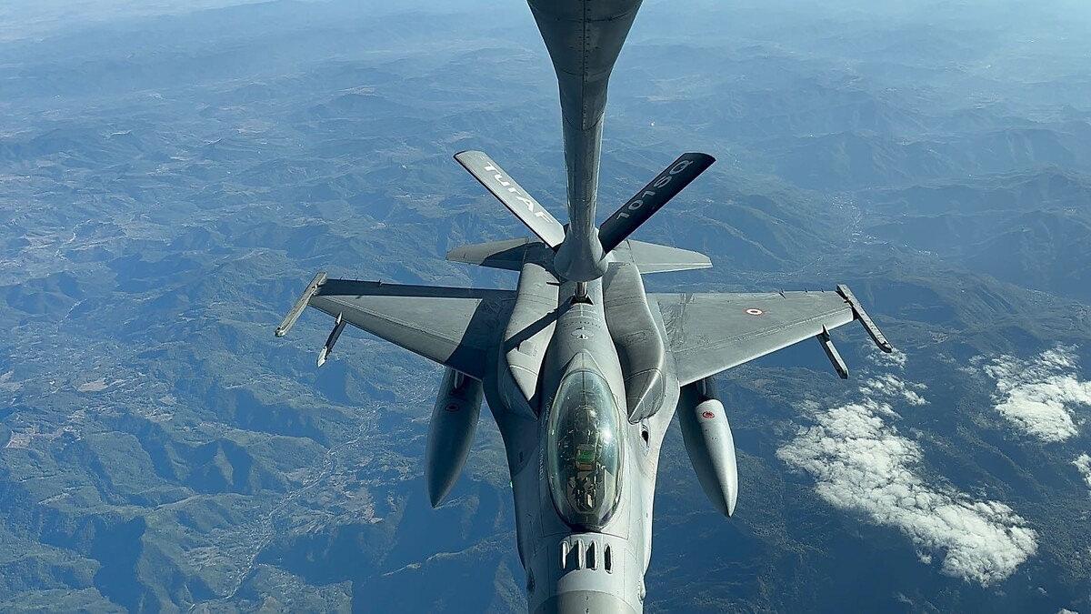 ABD’nin Güney Kore’deki F-16’sı denize düştü