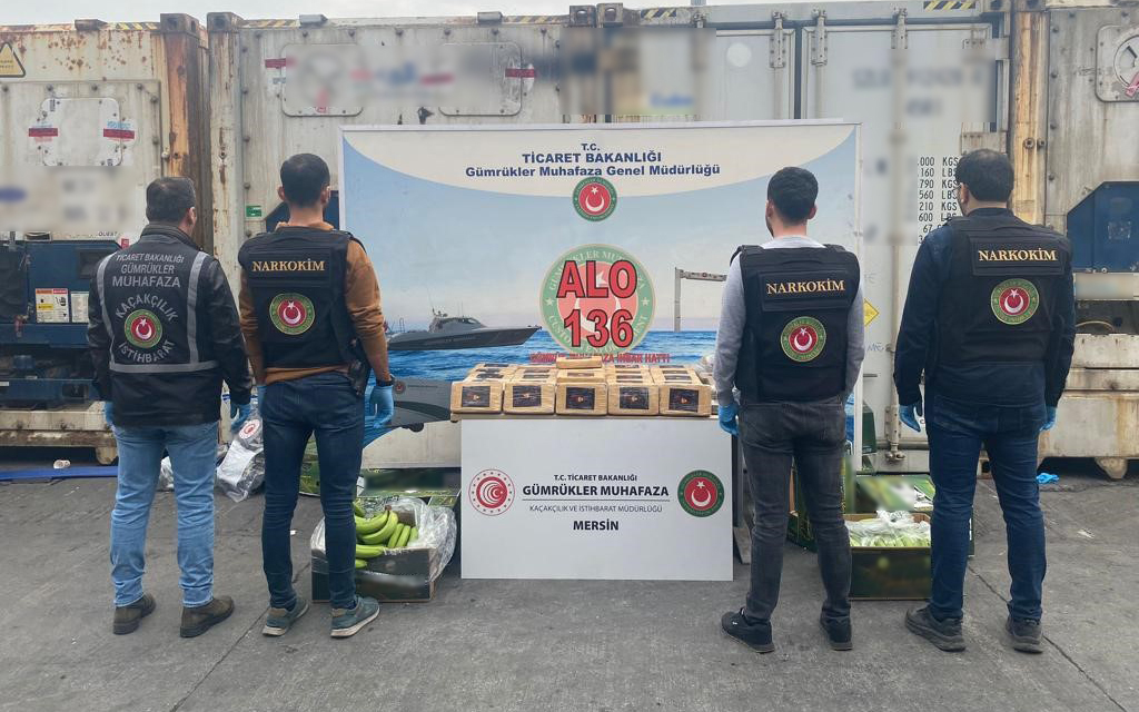 Gümrük Muhafaza ekipleri, muz dolu konteynerde 77 kilogram kokain yakaladı