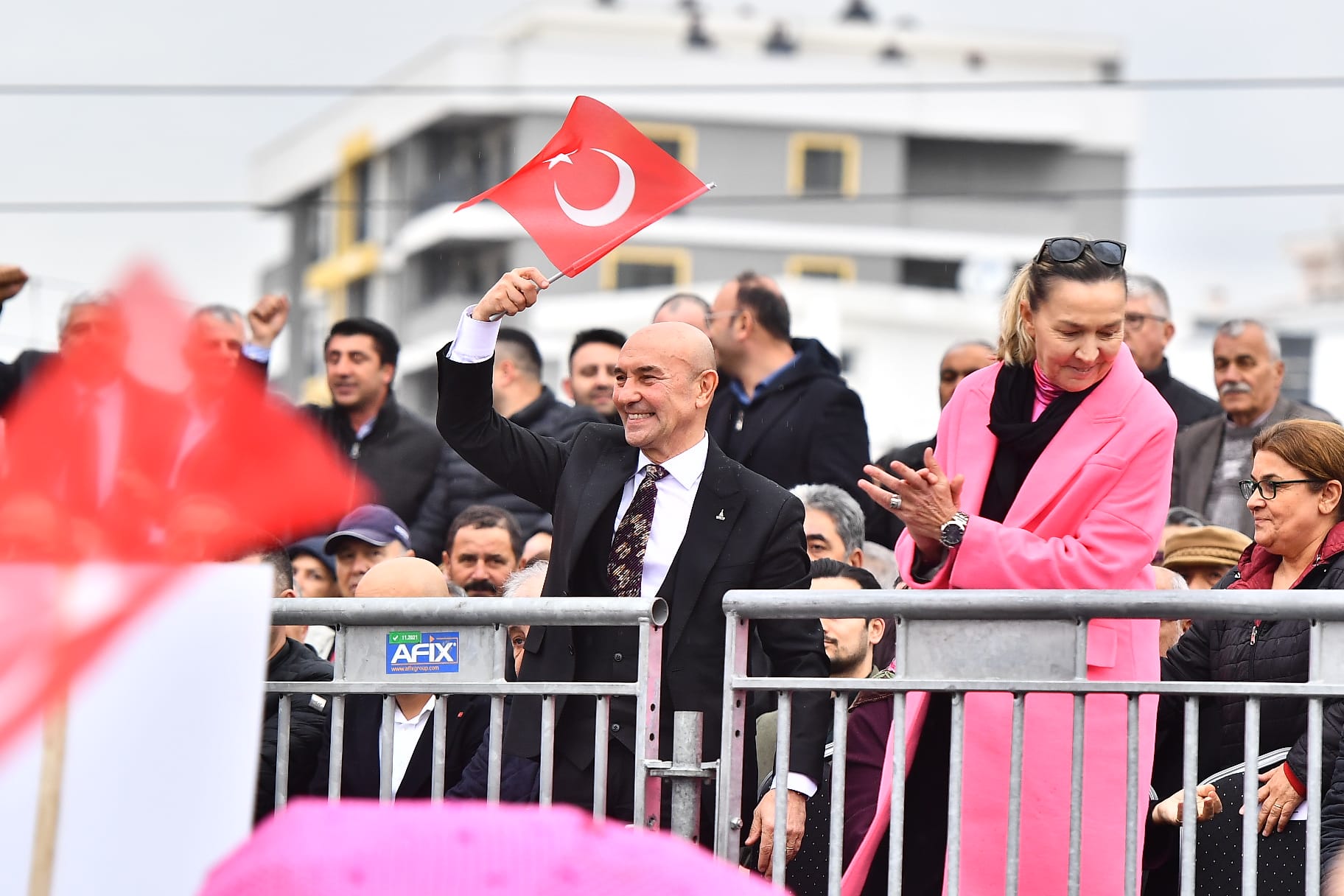 İzmir’de Çiğli Tramvayı hizmete girdi