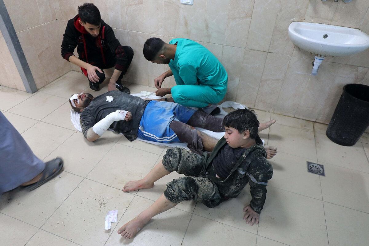 Lonra’da hastanenin duvarına Gazze’de yaralanan fotoğrafları yansıtıldı