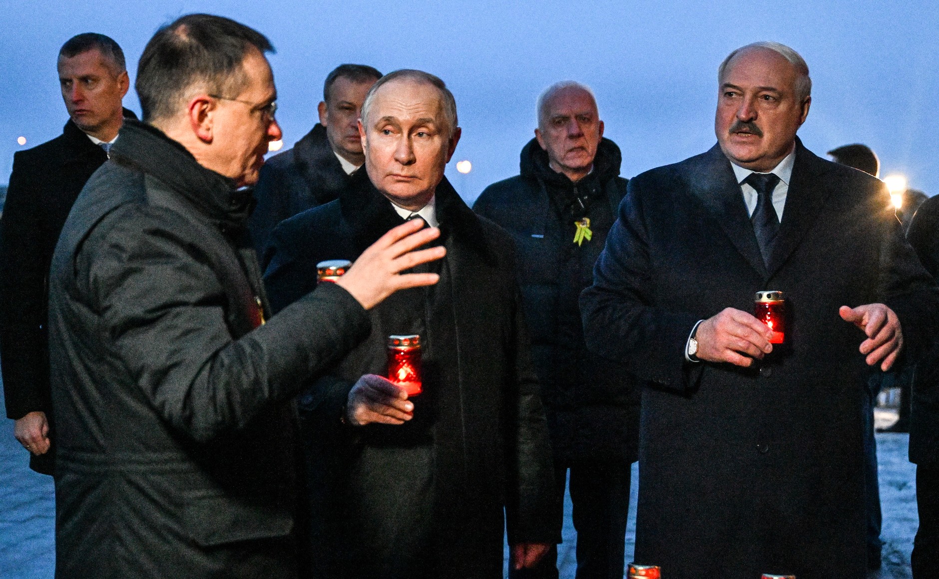 Putin ve Lukaşenko soykırım kurbanlarının anısına dikilen anıtın açılışına katıldı