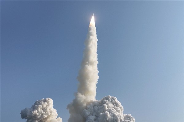 Çin, yeni ticari taşıyıcı roketi başarıyla fırlattı