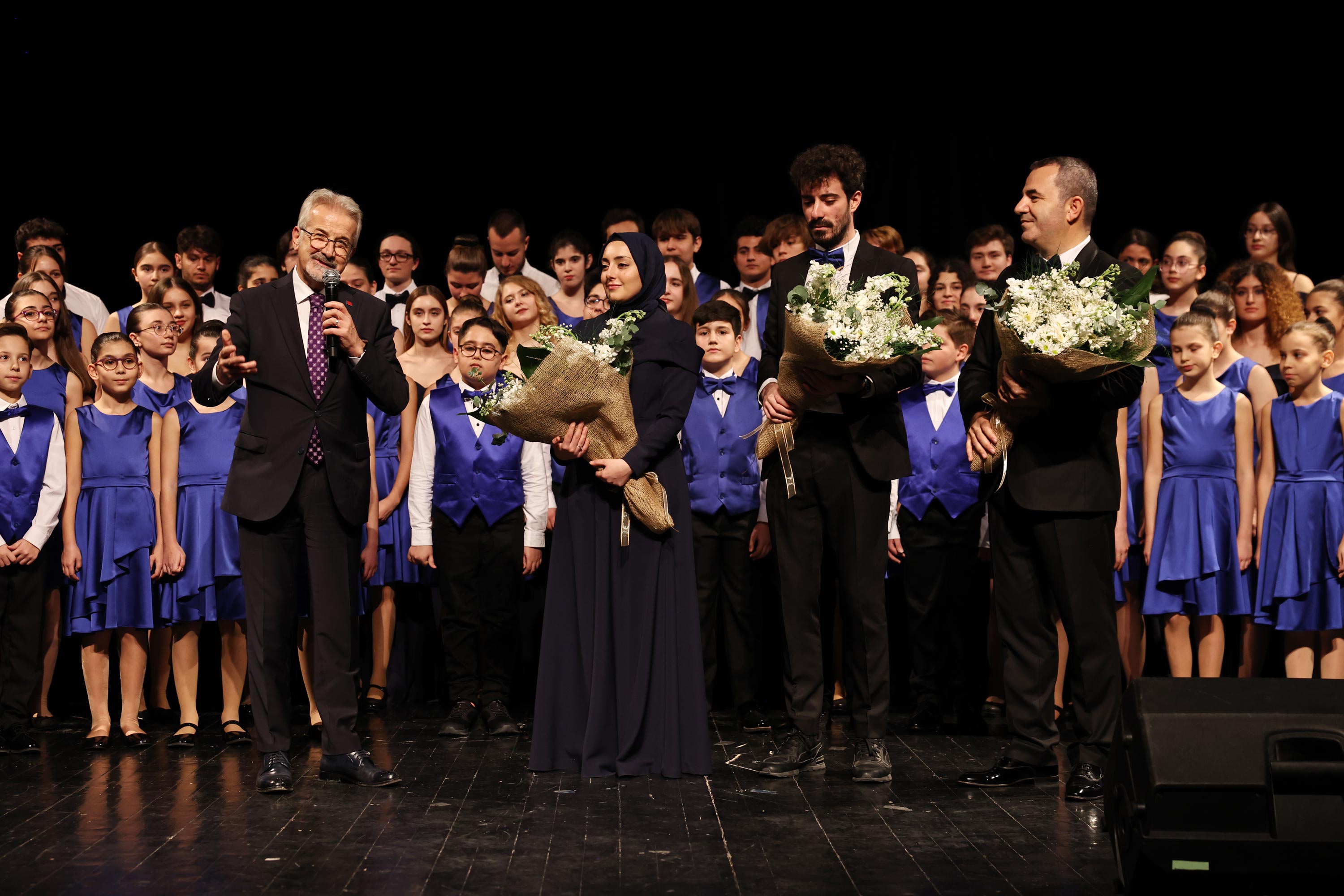 Nilüfer Çocuk ve Gençlik Korosu, yeni yılın ilk konserini verdi