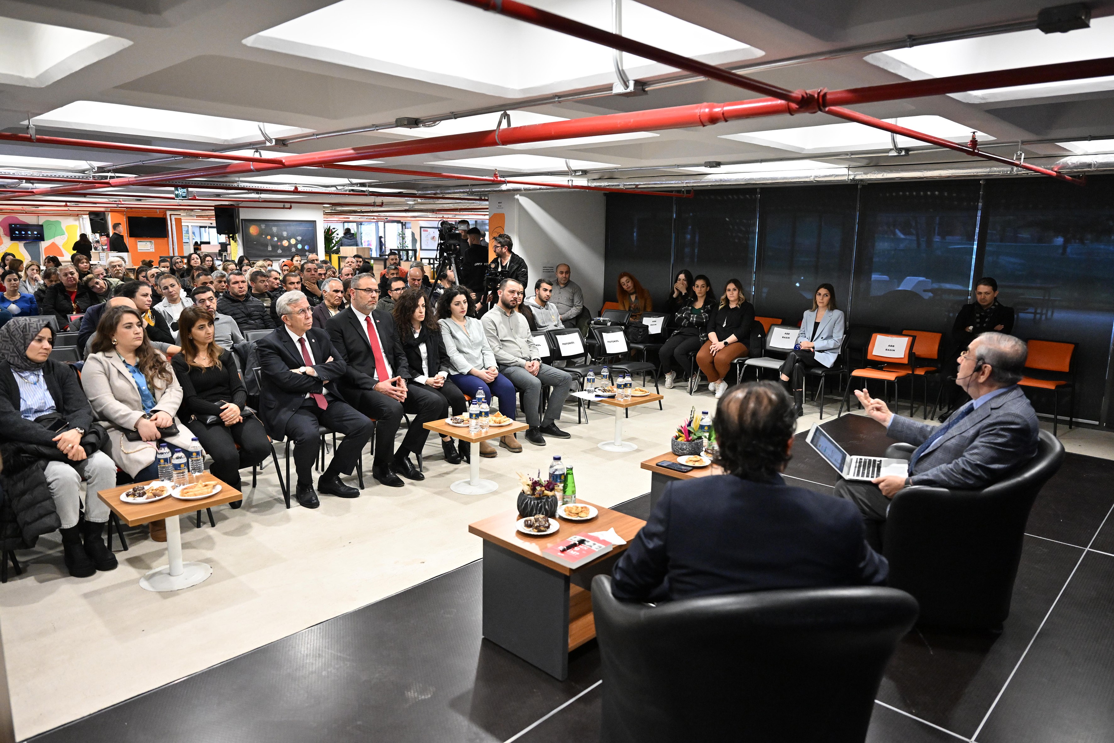 ABB, “Türkiye’nin Hukuk Yolculuğunda Cumhuriyet” konulu söyleşiye ev sahipliği yaptı