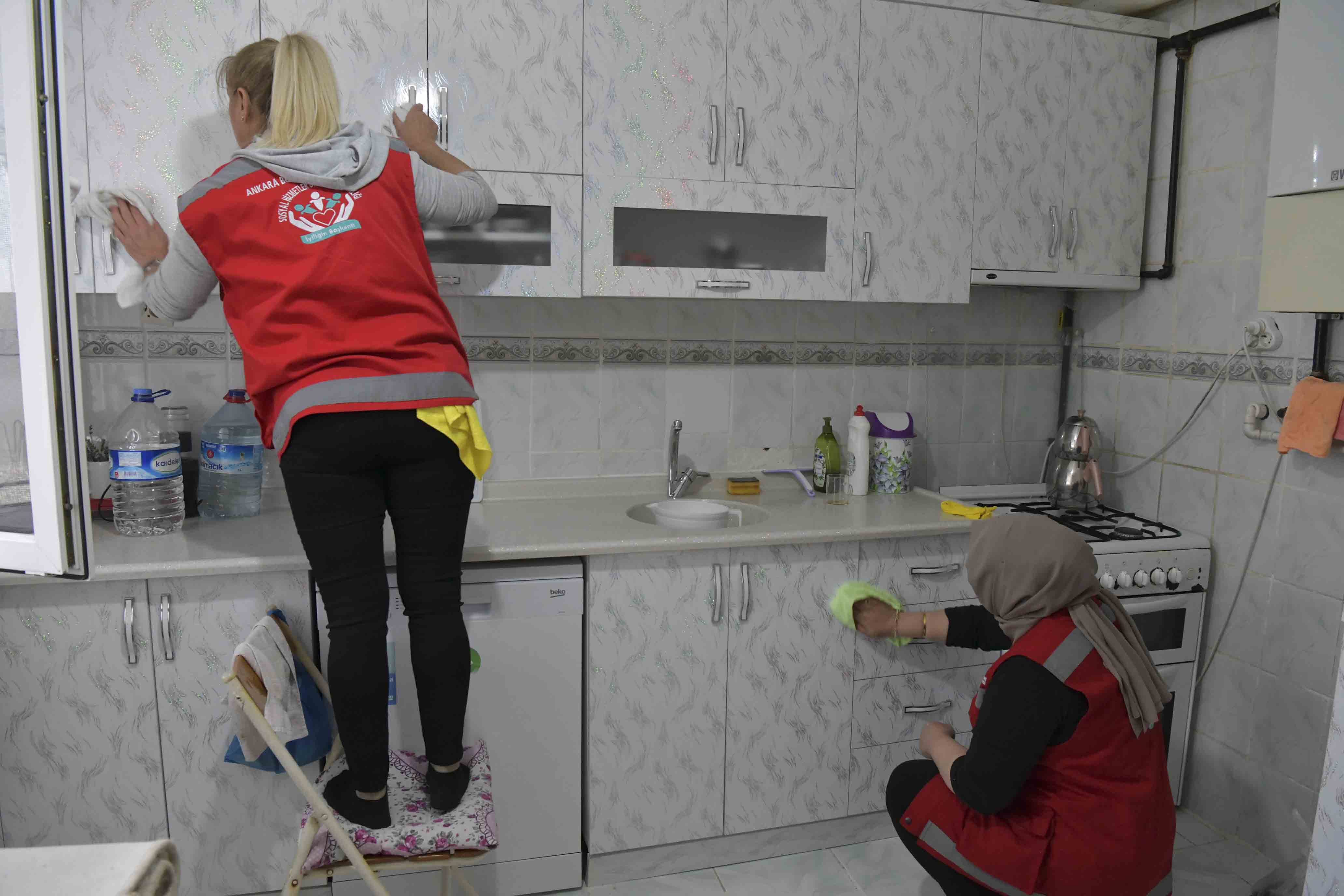 Ankara’dan ibadethane ve evlere temizlik hizmeti