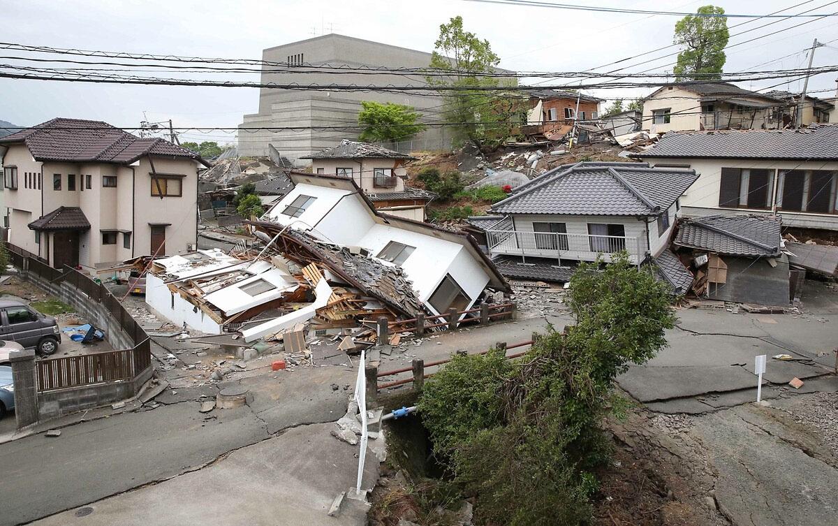 Japonya’da meydana gelen depremde yüzlerce kişi hayatını kaybetti