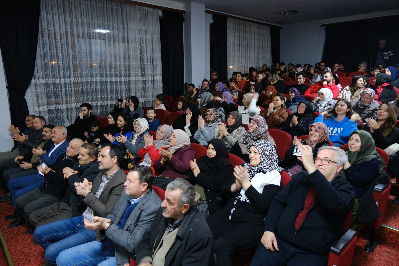 Eskişehir Gençlik Korosu, Alpu ilçesinde sahne aldı