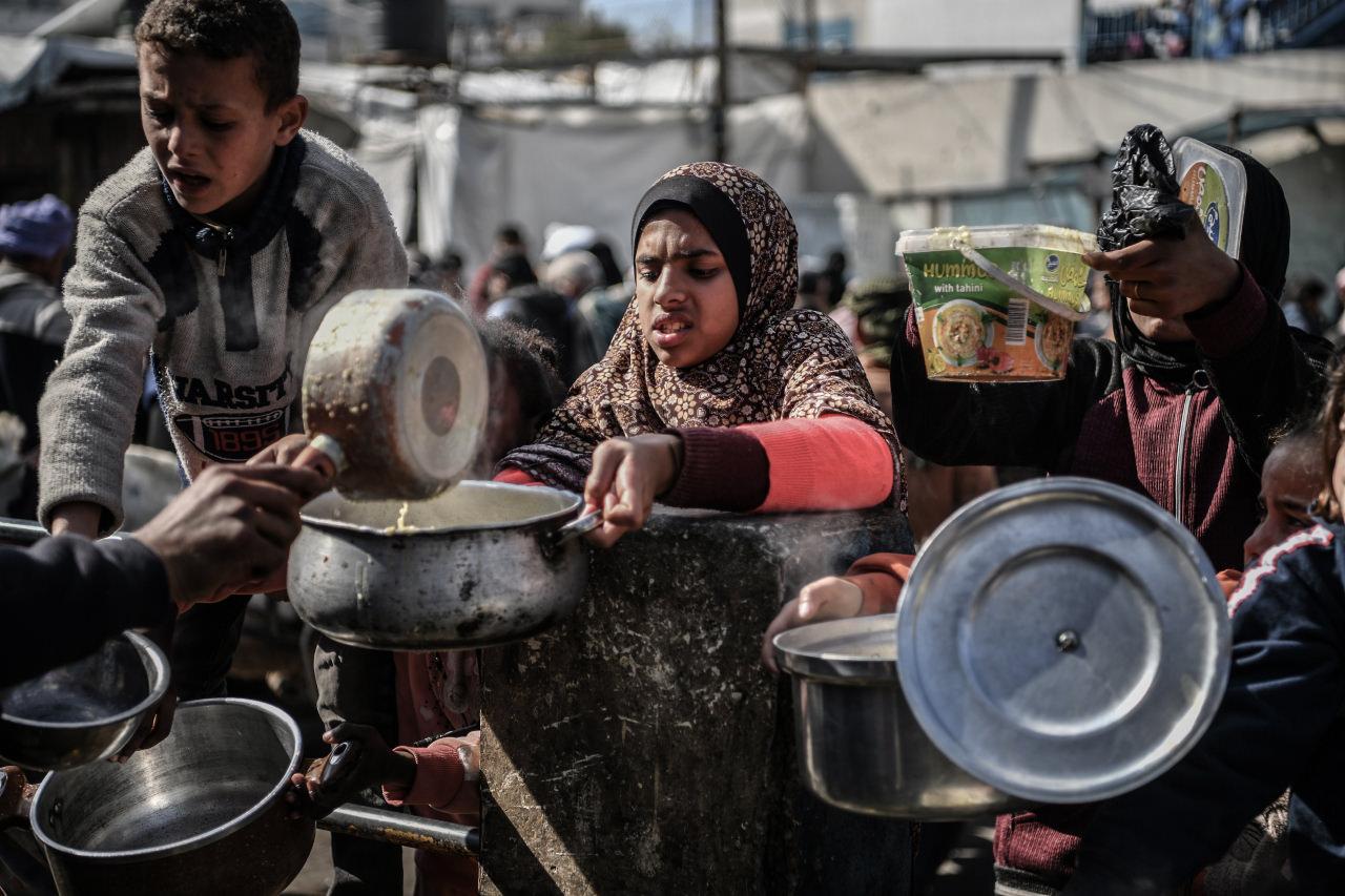 Gazze’de açlık silah olarak kullanılıyor