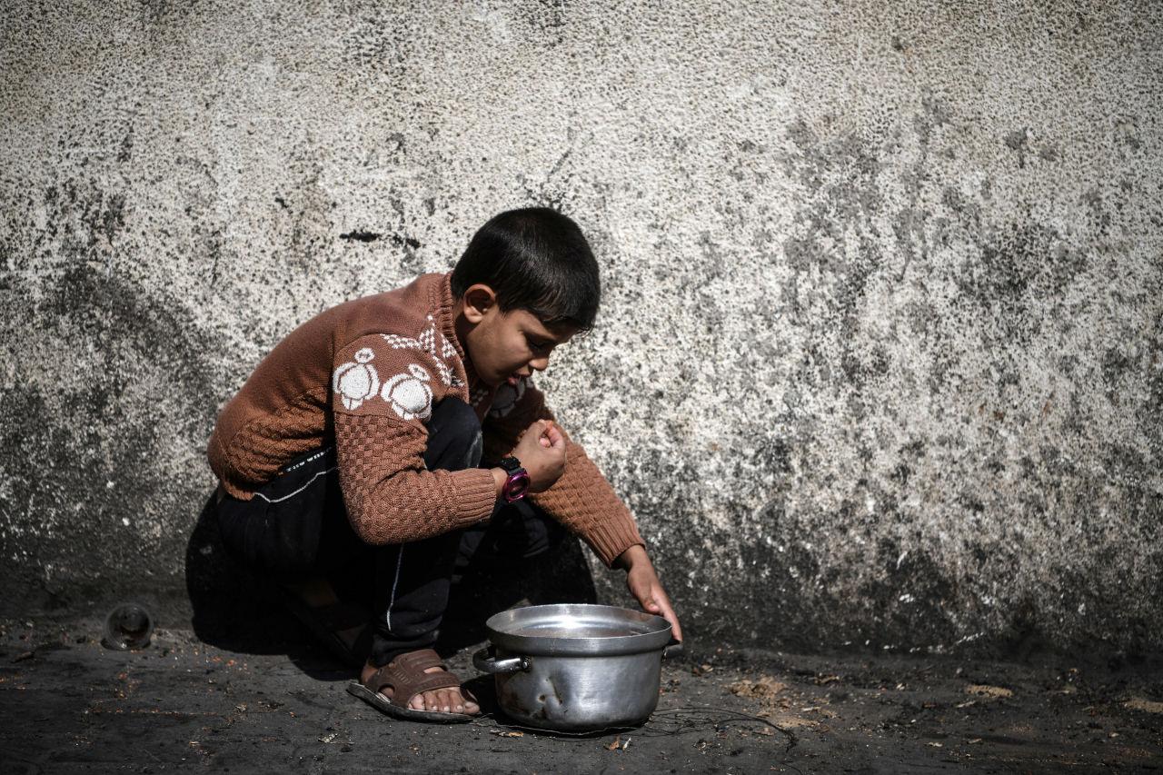 Gazze’de açlık silah olarak kullanılıyor