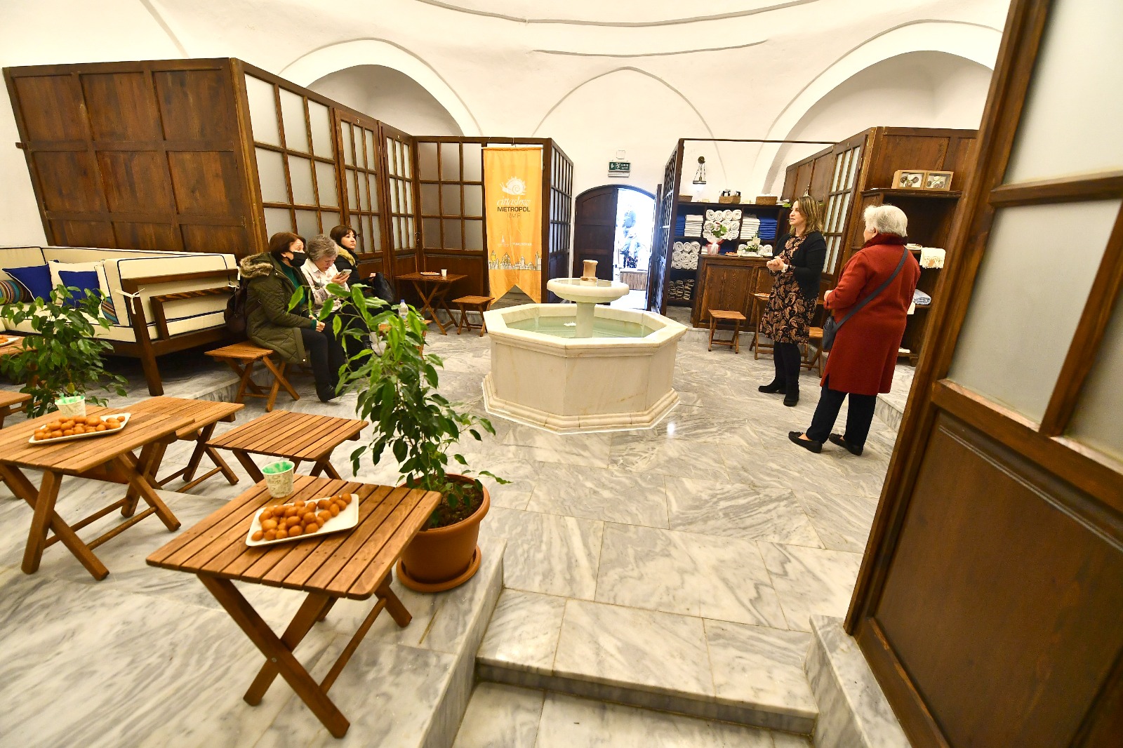 İzmir’de Namazgah Hamamı hizmete açıldı