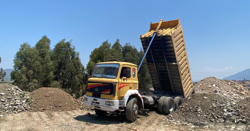 Muğla Büyükşehir Belediyesi, uydu takibi ile hafriyat kamyonlarını izliyor