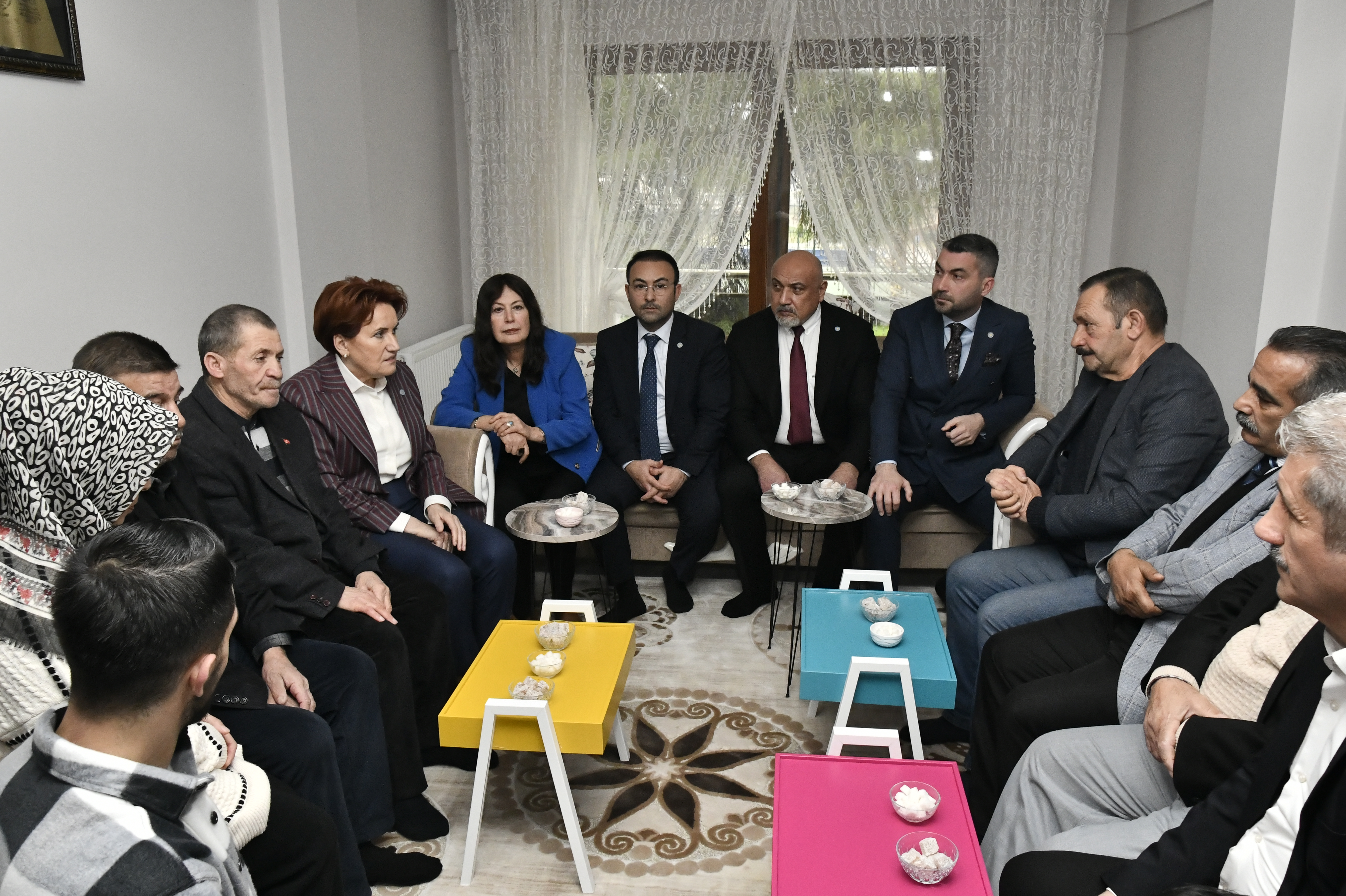 Akşener, şehit Enes Budak’ın ailesini ziyaret etti