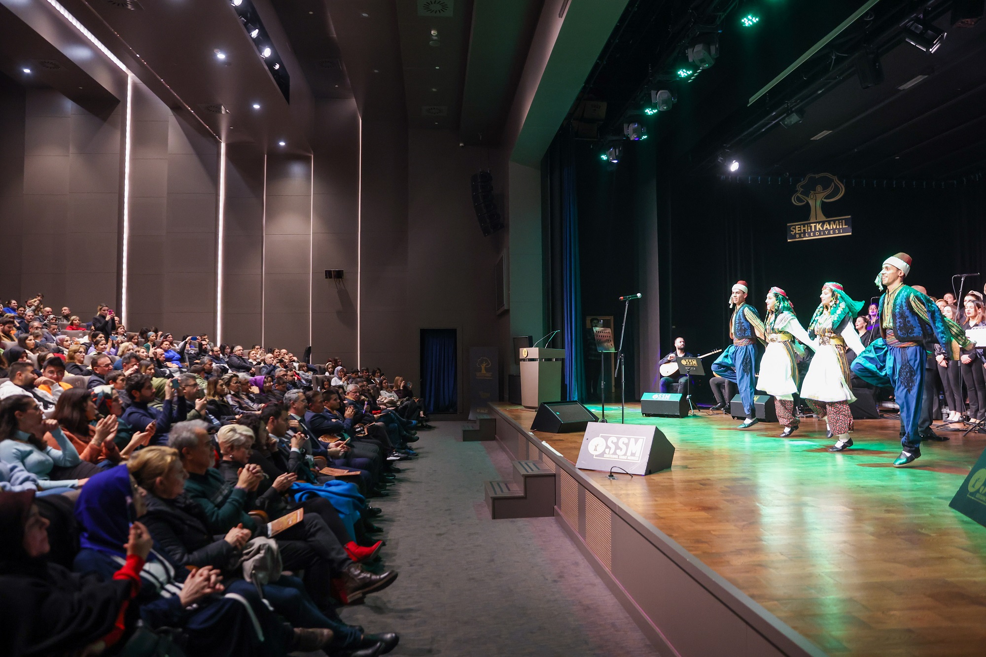 Gaziantep Türk Halk Müziği Korosu, “Yeni Yıl Konseri” verdi