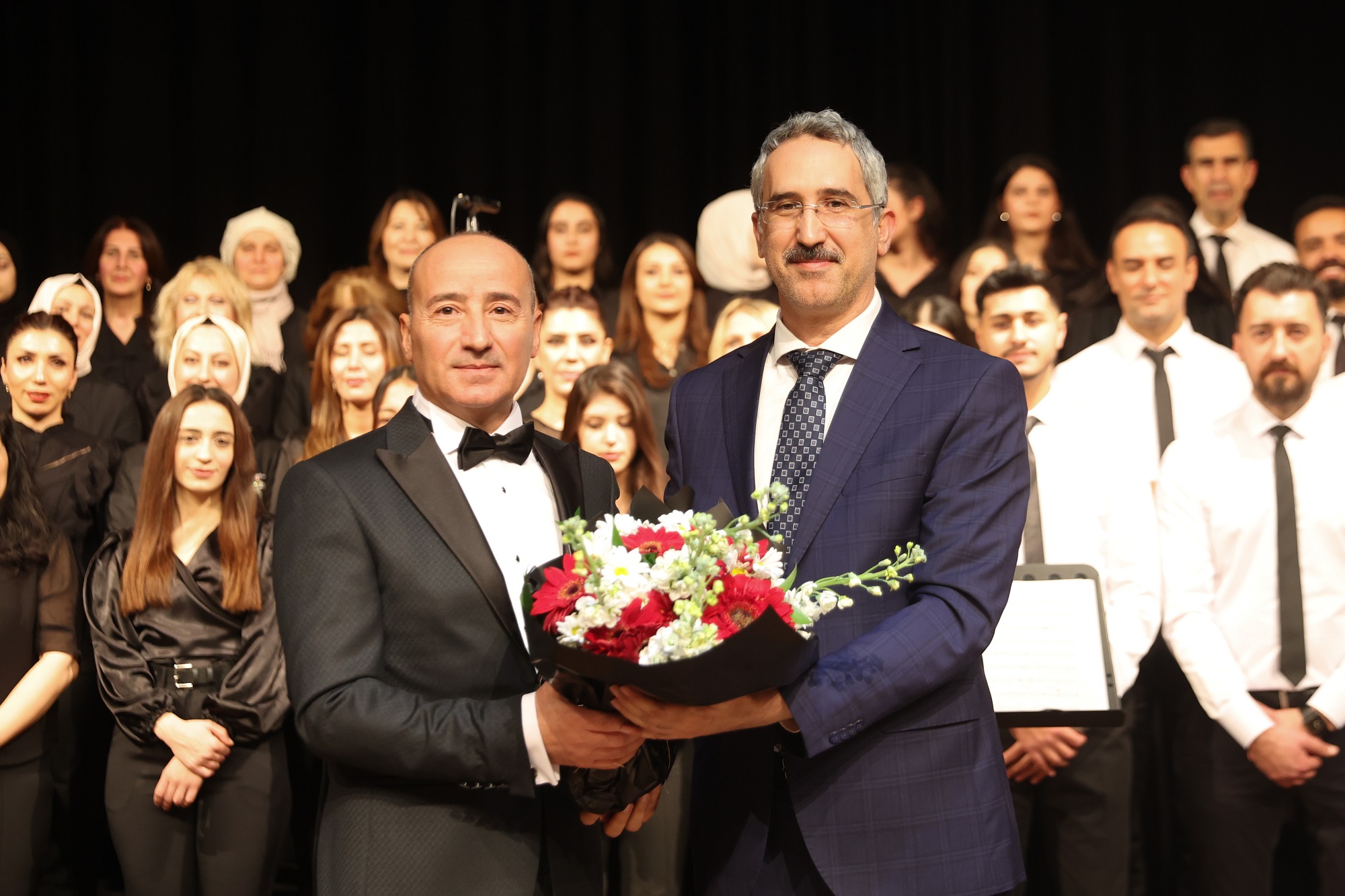 Gaziantep Türk Halk Müziği Korosu, “Yeni Yıl Konseri” verdi
