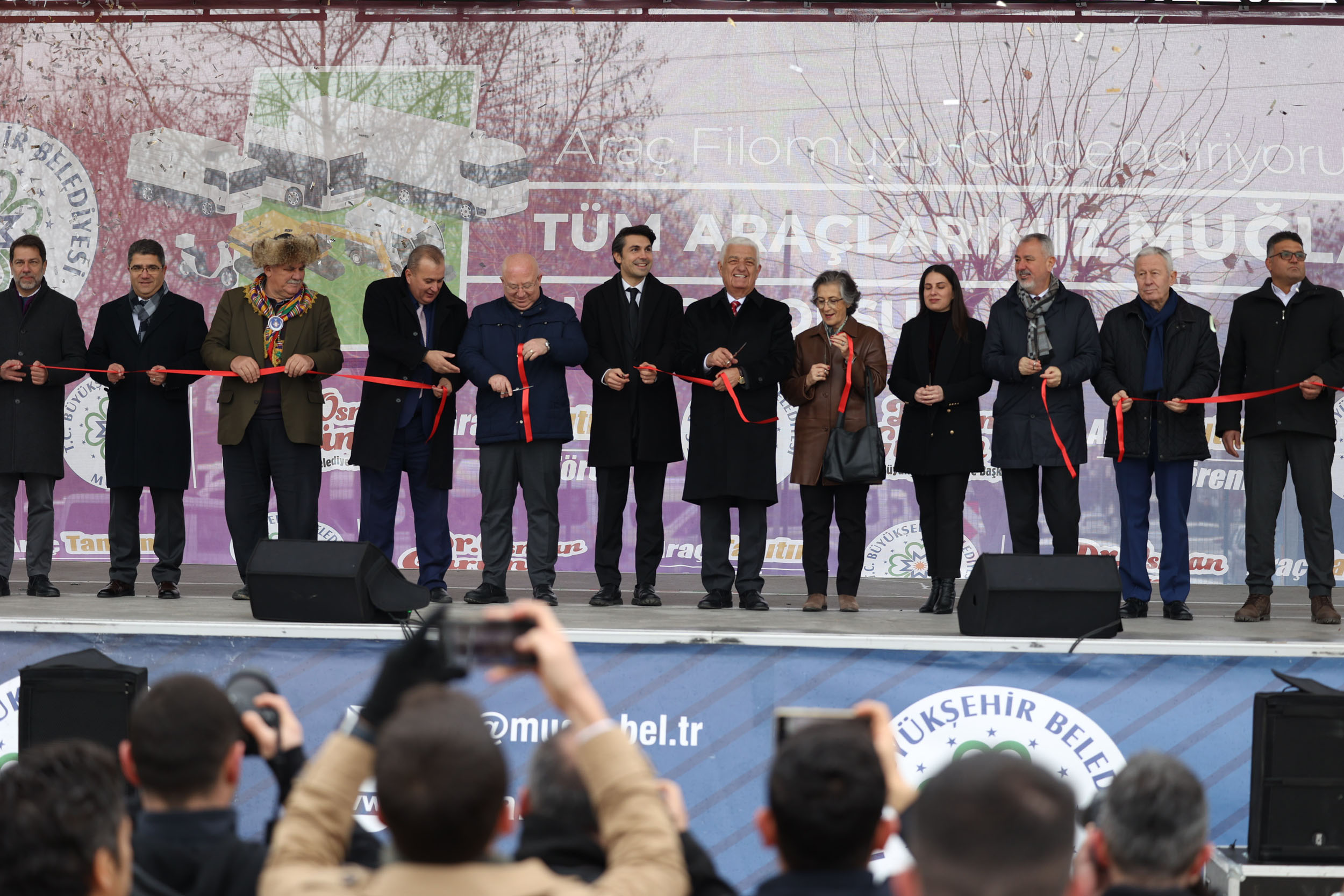 Büyükşehir, Muğla’nın hizmetine sunduğu 109 yeni aracını tanıttı