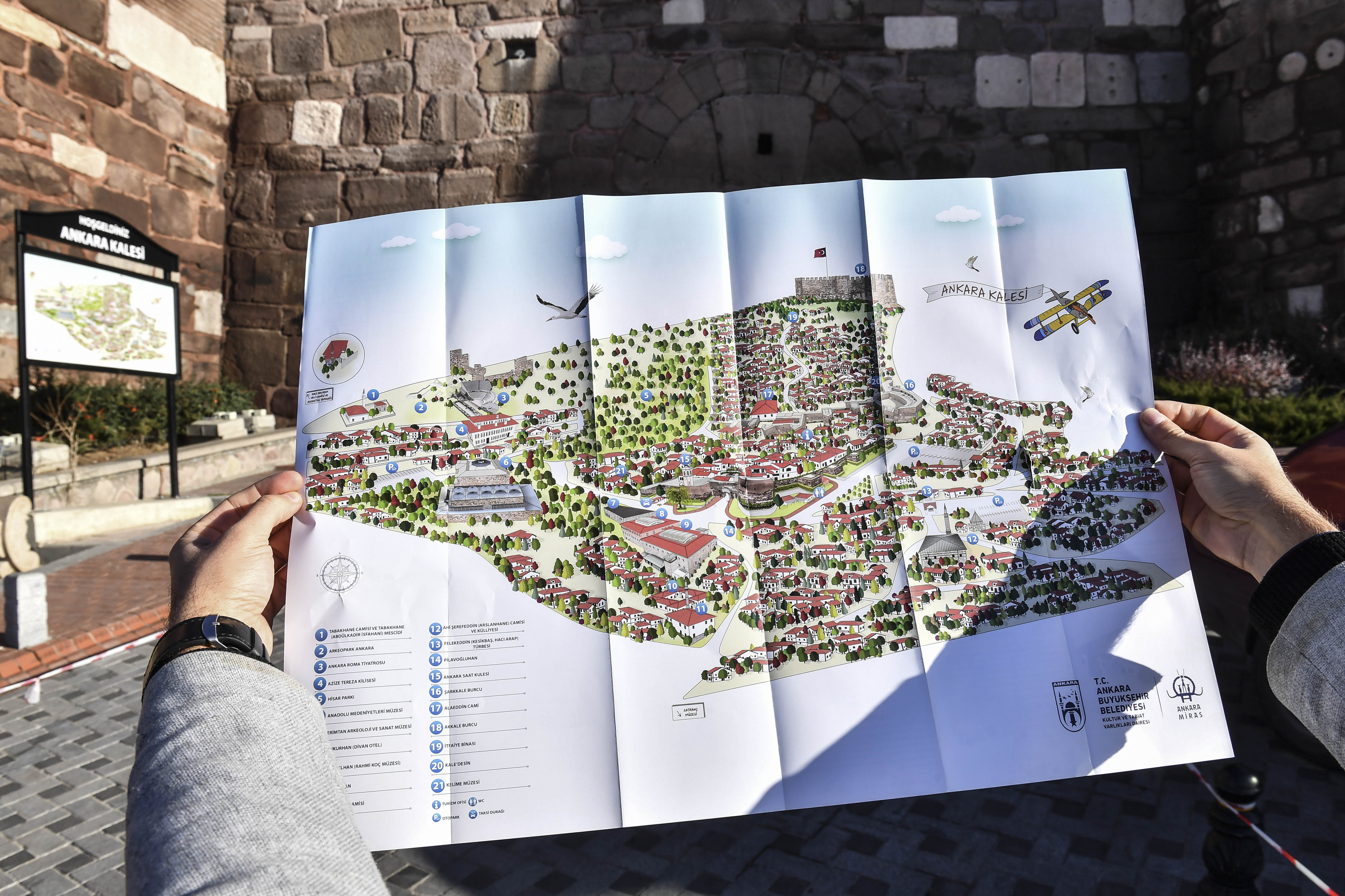 Ankara’da turistler için Ankara Kalesi Broşürü ve İllüstrasyon Haritası hazırlandı