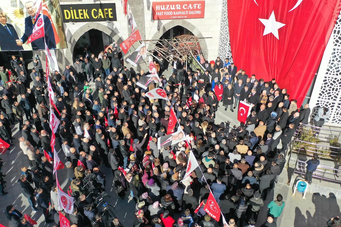 Başkan Büyükkılıç, Bünyan’da Cumhur İttifakı Açık Hava Toplantısı’na katıldı