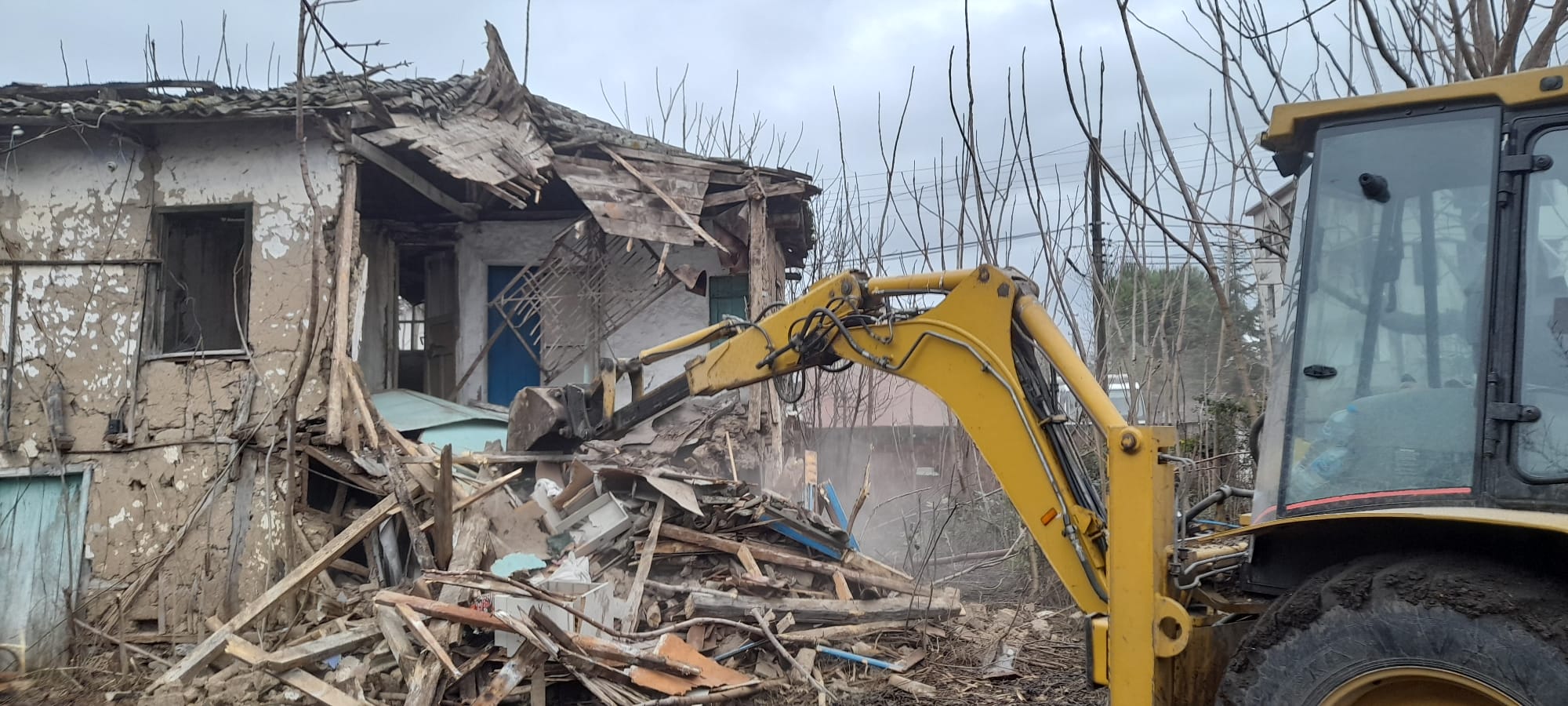 Osmangazi’de metruk binaların yıkımı sürdürülüyor