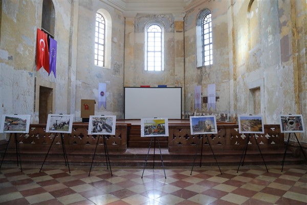 Gaziantep’te “Asrın Felaketi” temalı fotoğraf sergisi açıldı