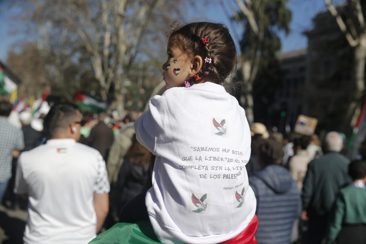 İspanya’da binlerce kişi “Gazze” için yürüdü! Hükümete sert tepki