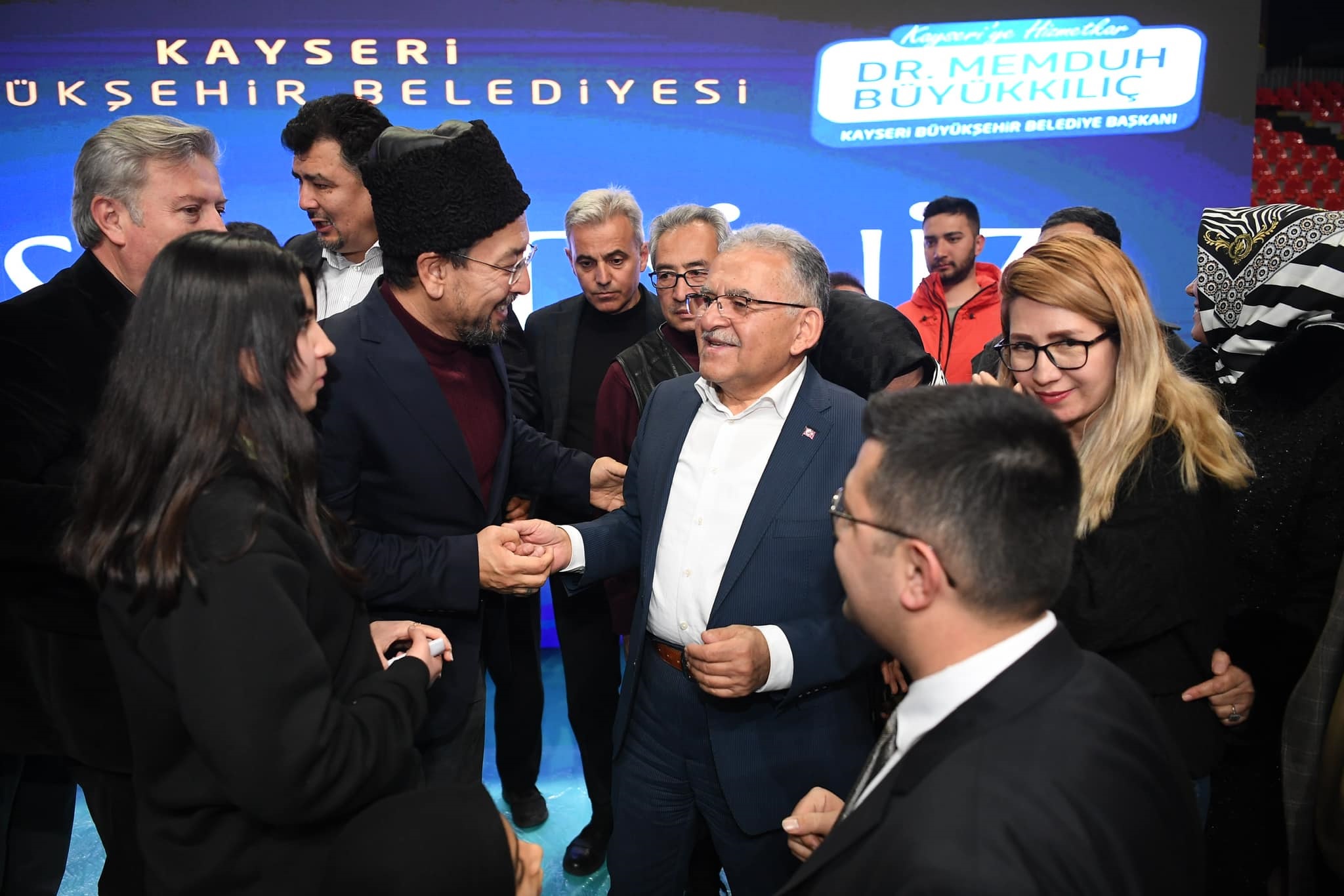 Başkan Büyükkılıç, Doğu Türkistanlılarla bir araya geldi