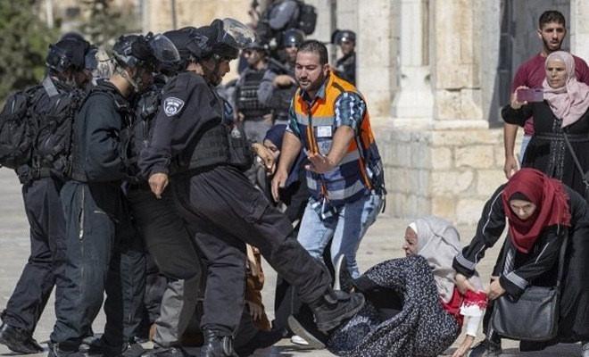 İsrail Filistinli kadınların insan haklarını hiçe sayarak korkunç muameleler yapıyor