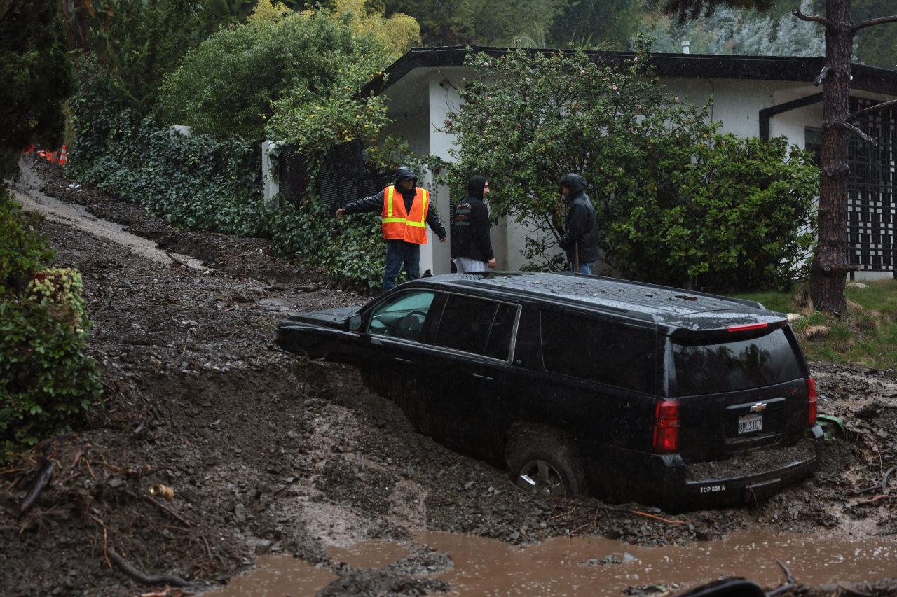 ABD’nin California eyaletini şiddetli fırtına vurdu