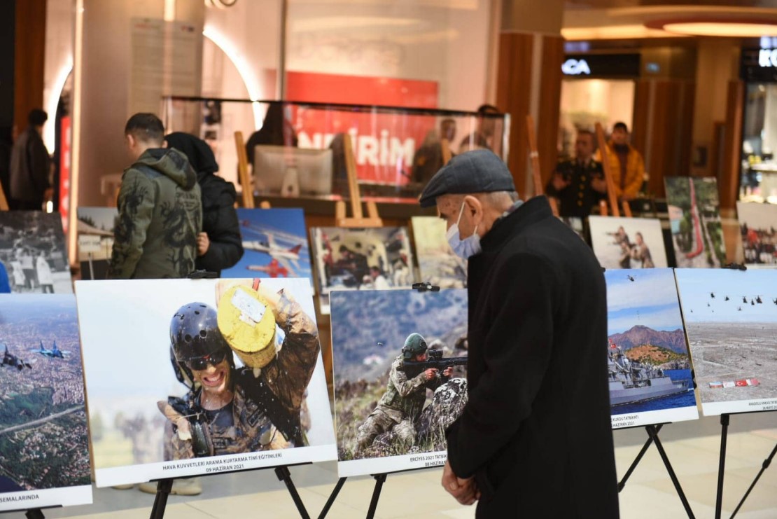 Malatya’da “Cumhuriyetimizin 100’üncü Yılı Fotoğraf Sergisi” açıldı