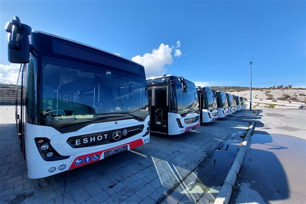 İzmir Büyükşehir Belediyesi filosuna 23 yeni otobüsü dahil etti