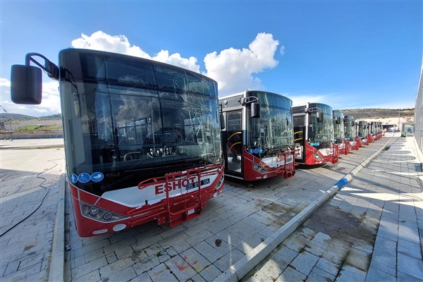 İzmir Büyükşehir Belediyesi filosuna 23 yeni otobüsü dahil etti