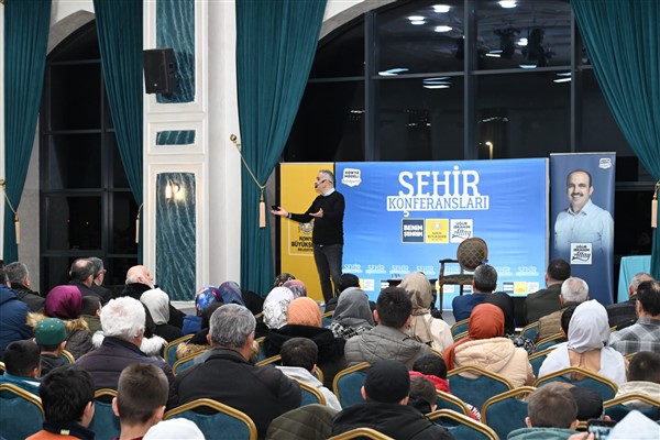 Konya Büyükşehir Belediyesi’nin Şehir Konferansları seyircisiyle buluştu