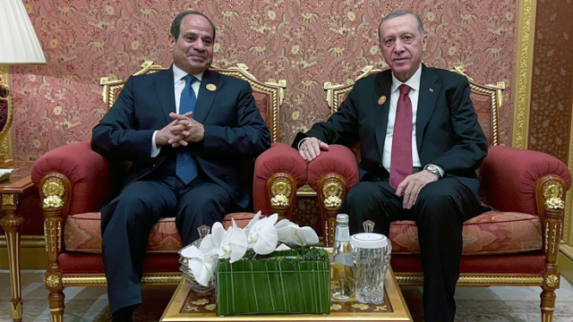 Cumhurbaşkanı Erdoğan’dan 12 yıl sonra Mısır’a ilk ziyaret