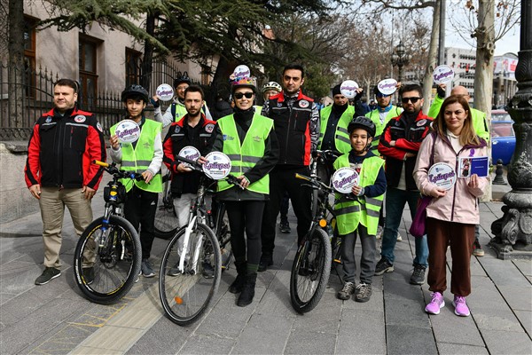 Ankara’da “Epilepsililer İçin Pedal Çevir” etkinliği düzenlendi