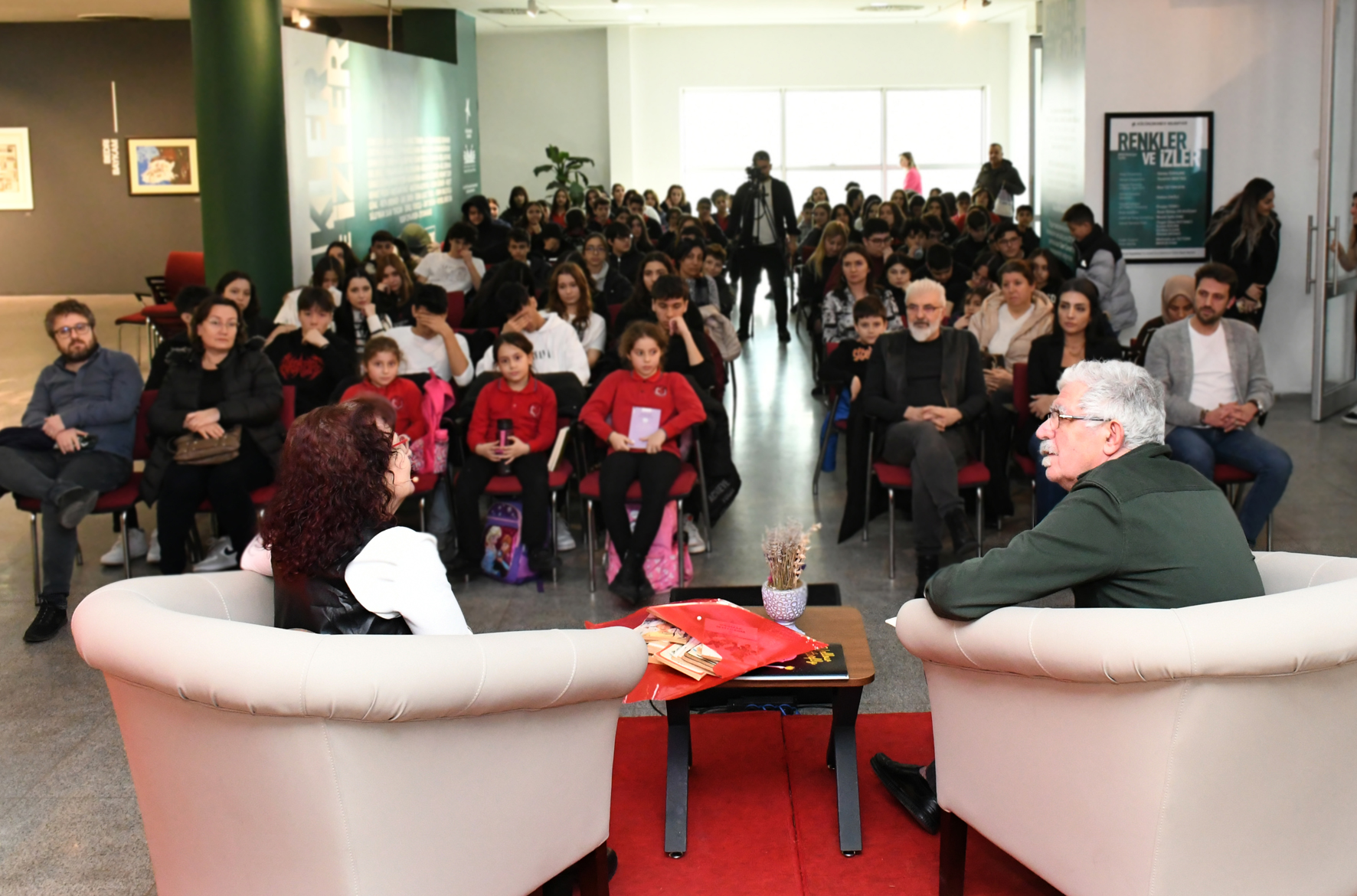 İmzalı Kitaplar Müzesi sohbetlerinde yazar Sevim Ak konuk oldu