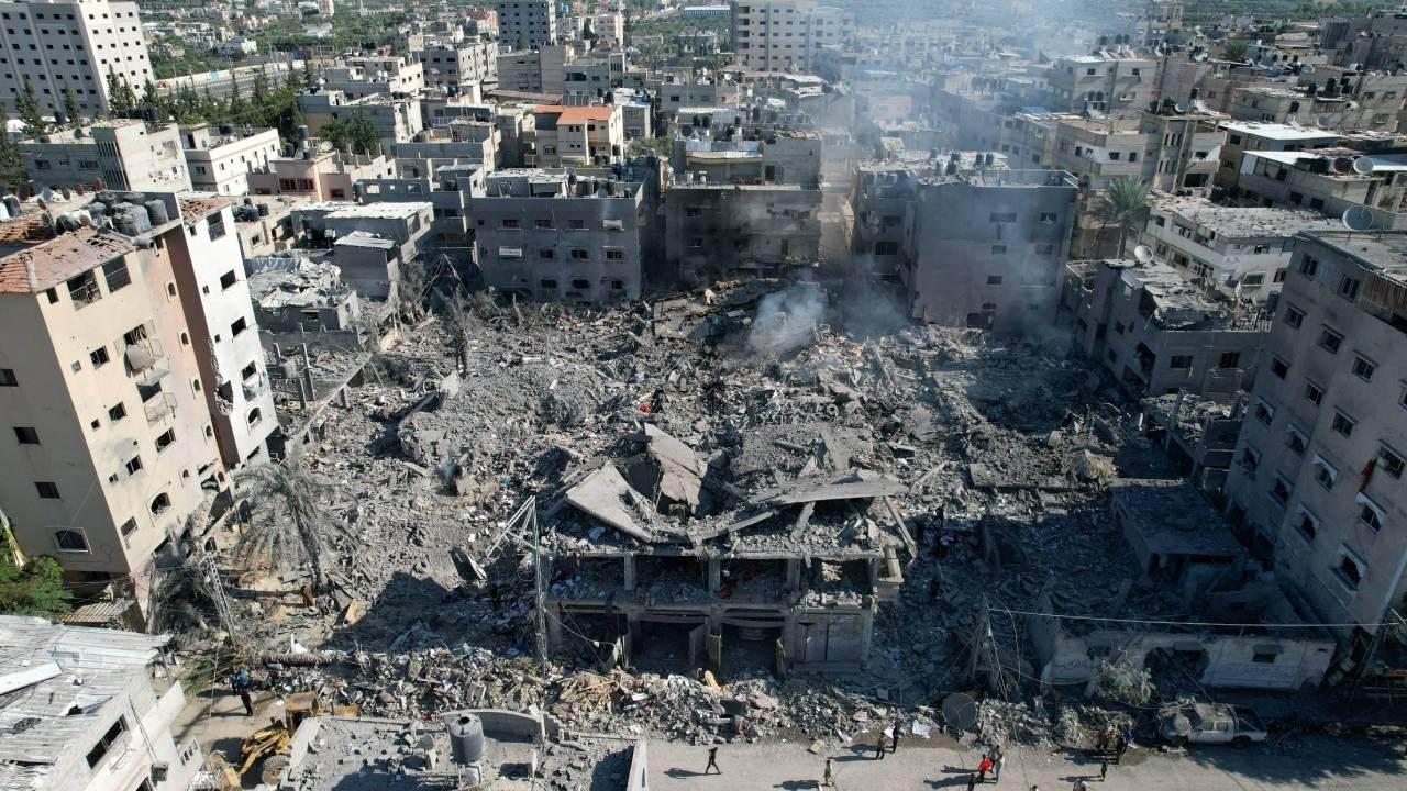 İsrail Gazze’deki evleri ‘sistematik olarak’ yakıyor