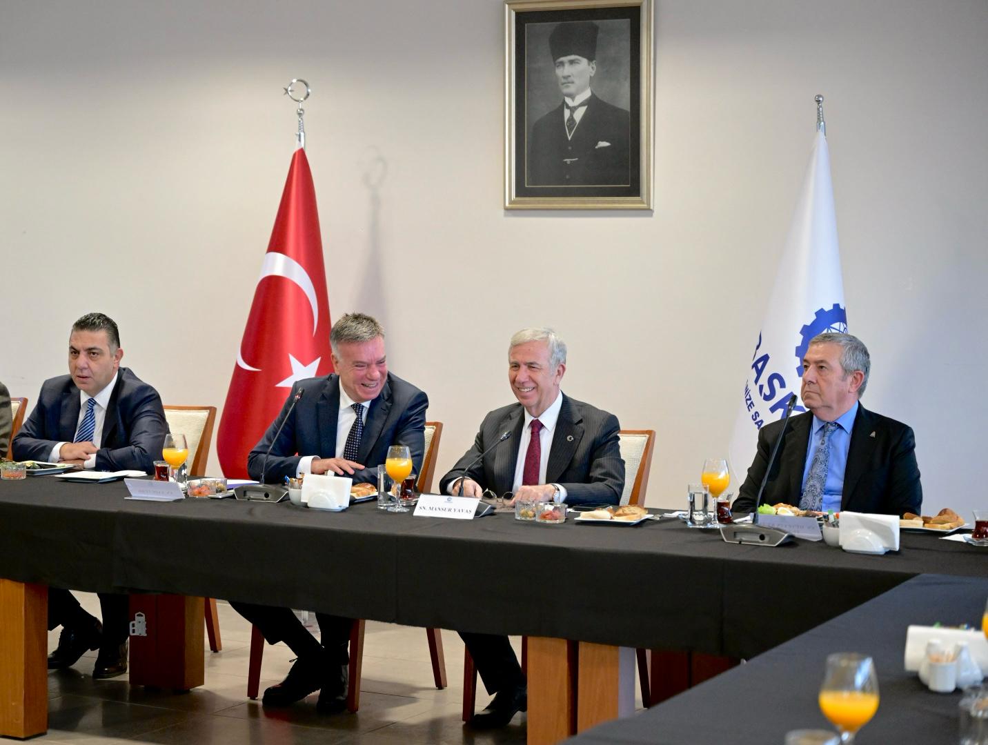 Başkan Yavaş, Ankara’daki tüm OSB’lerin başkanlarıyla bir araya geldi