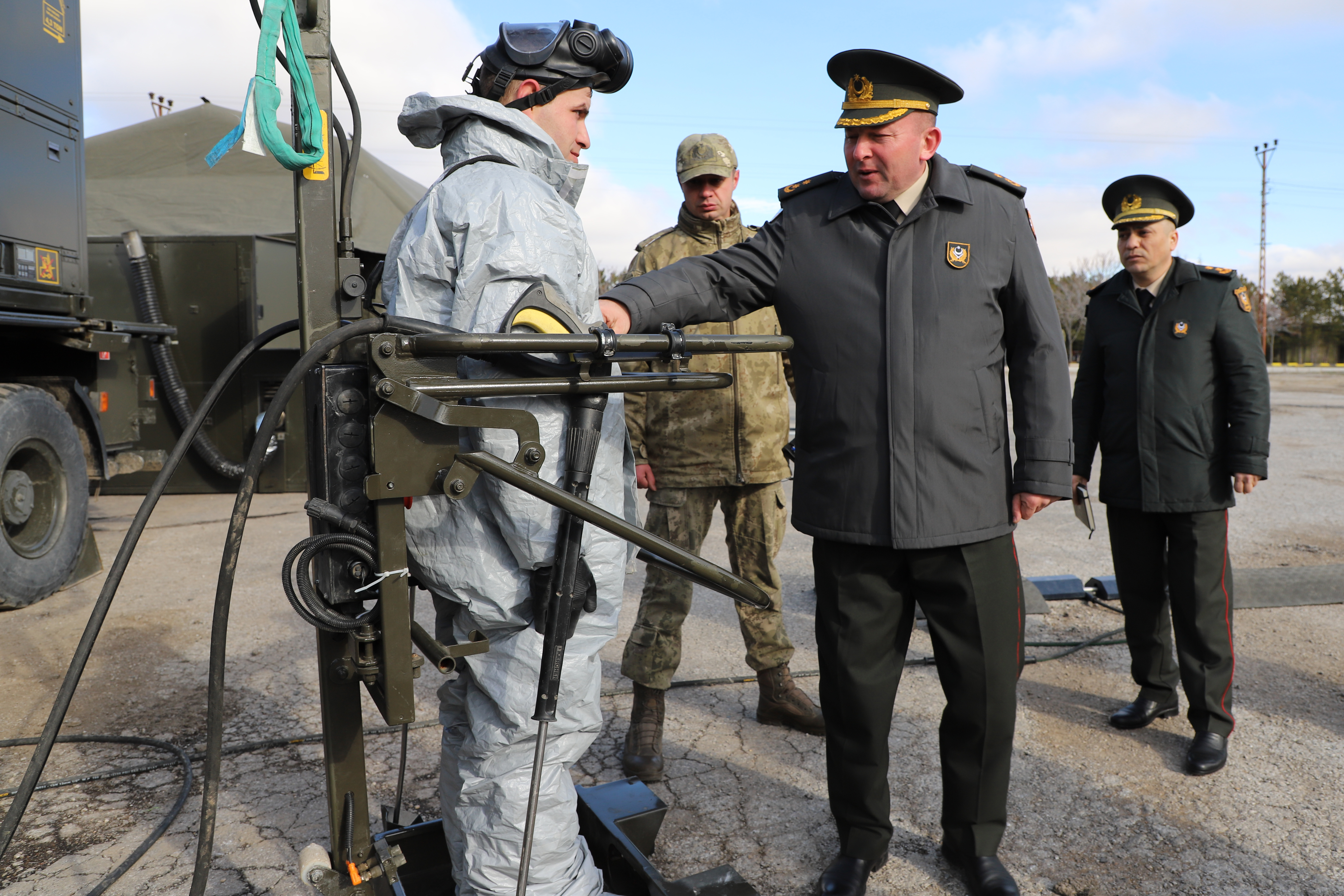 Azerbaycan Silahlı Kuvvetleri’nden KBRN Savunma ve Güvenlik Tugay Komutanlığı’na ziyaret