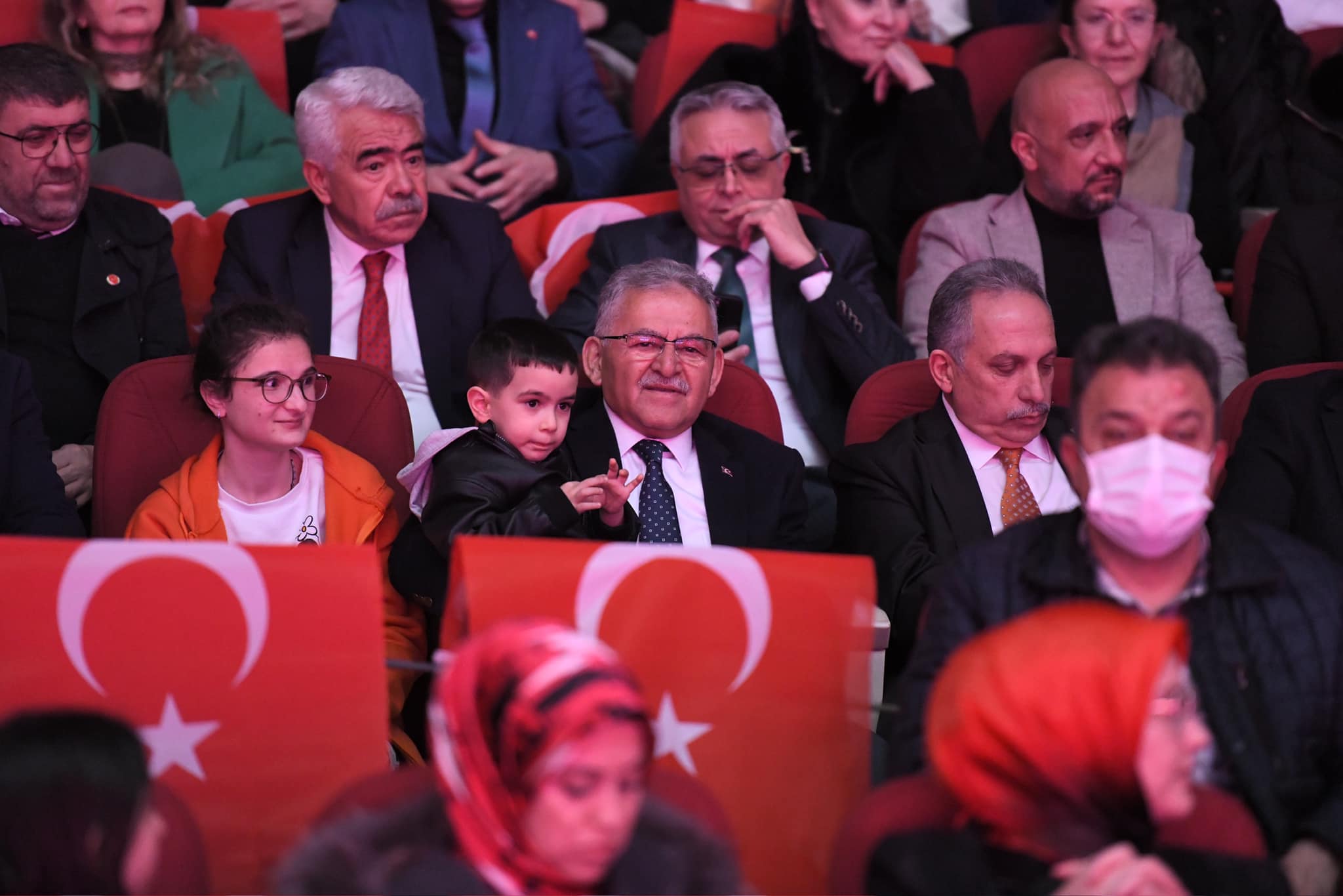 Başkan Büyükkılıç, Türkiye Yüzyılı Marşı’nın Bestekarı Arzen’in konserine katıldı