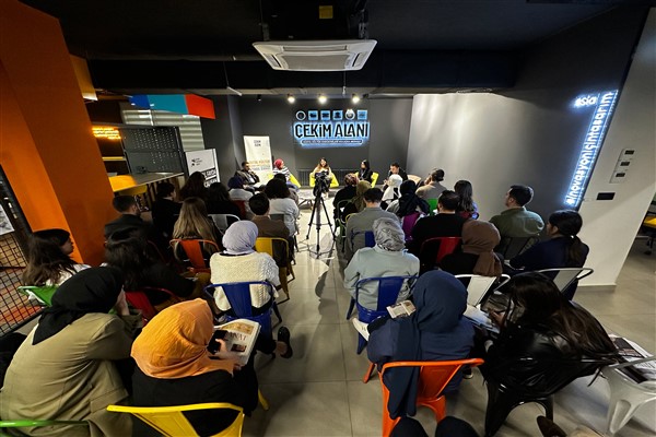 Konya’da “Dijital Kültür Sanat Gazeteciliği: Litros Sanat” söyleşisi düzenlendi