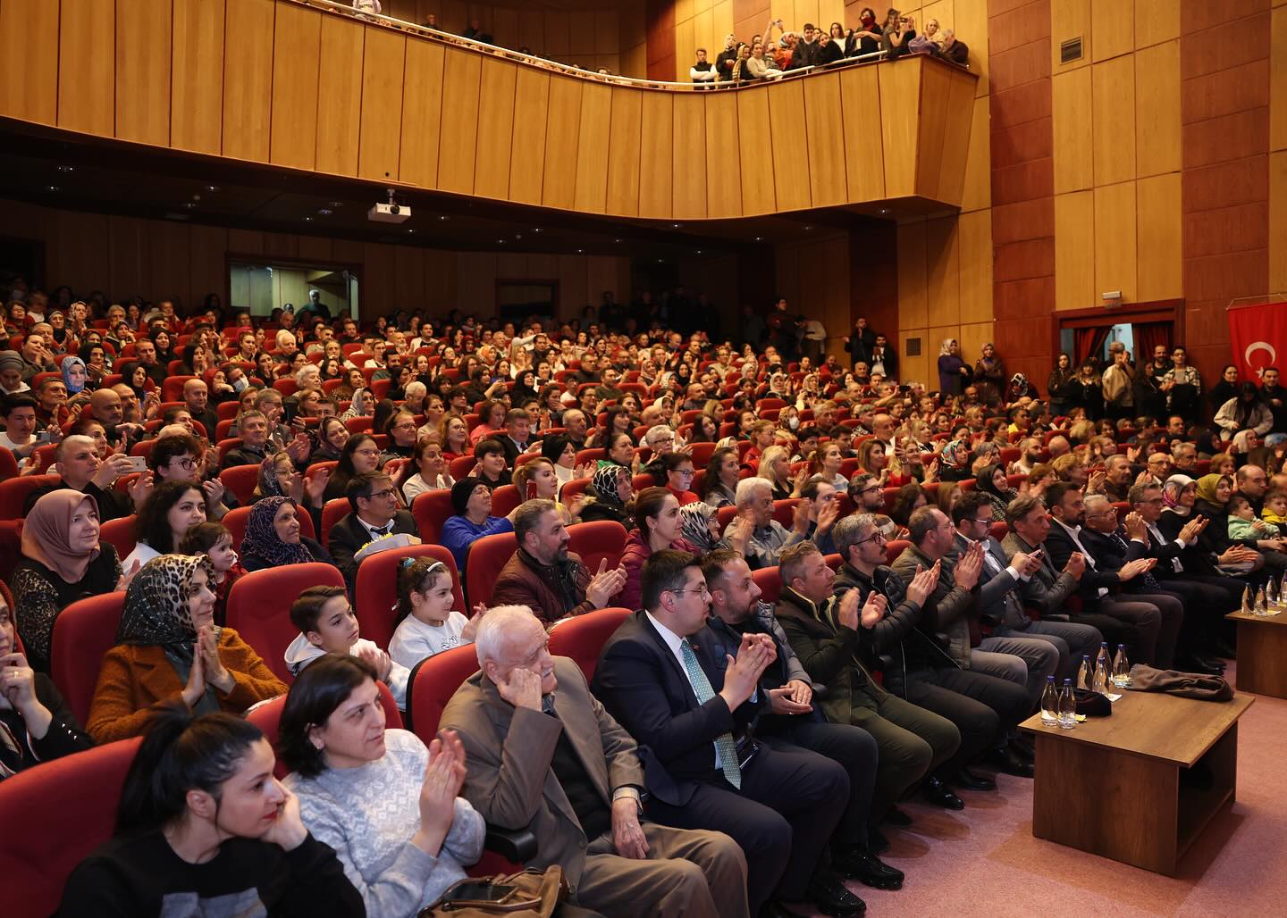 Başkan Büyükkılıç, Türk Sanat Müziği Kent Korosu Konseri’nde sanatseverlerle buluştu
