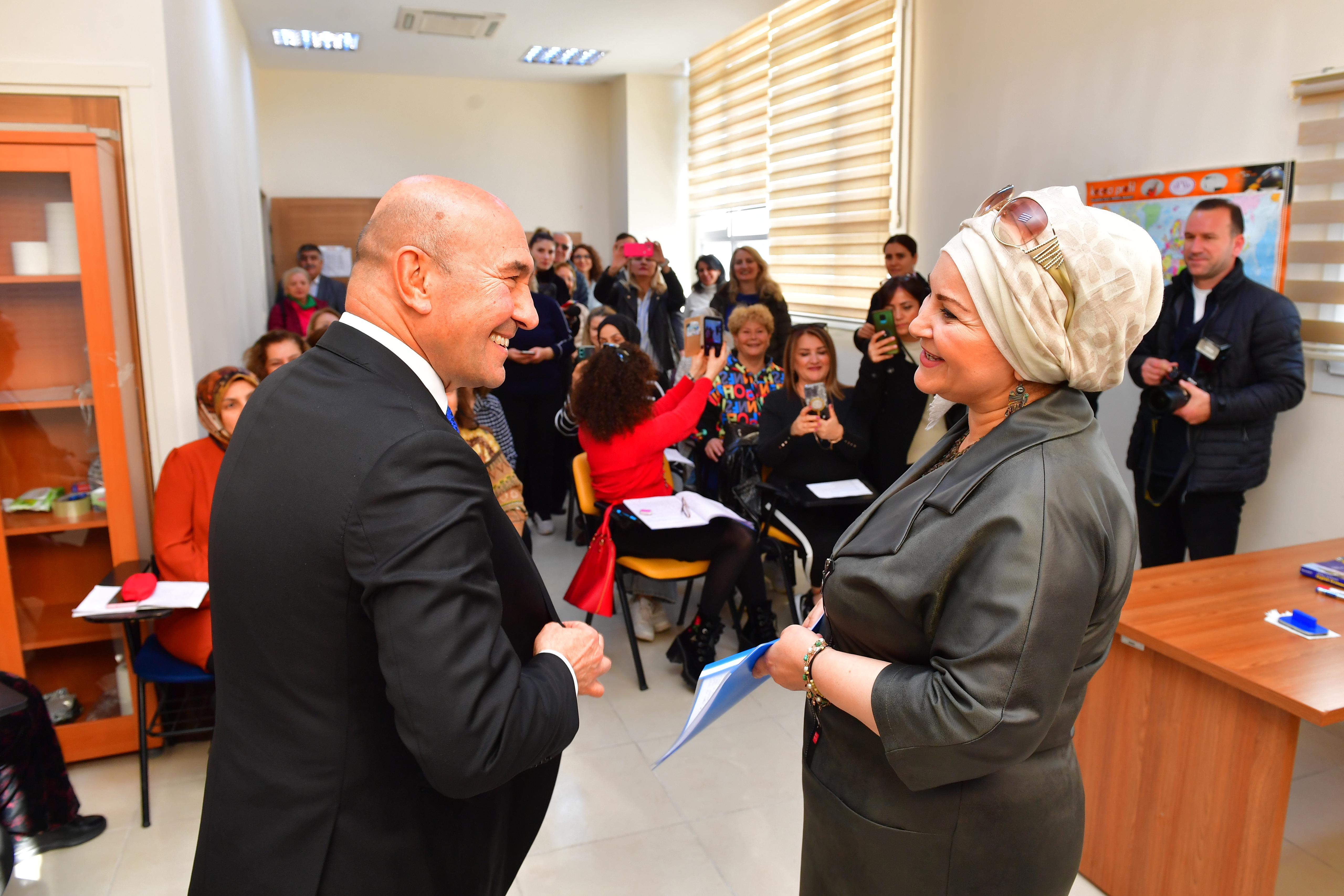 İzmir’de Türkiye’nin ilk Geçici Kadın Barınma Merkezi açıldı