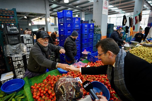 İmamoğlu, Pazar esnafını ziyaret etti