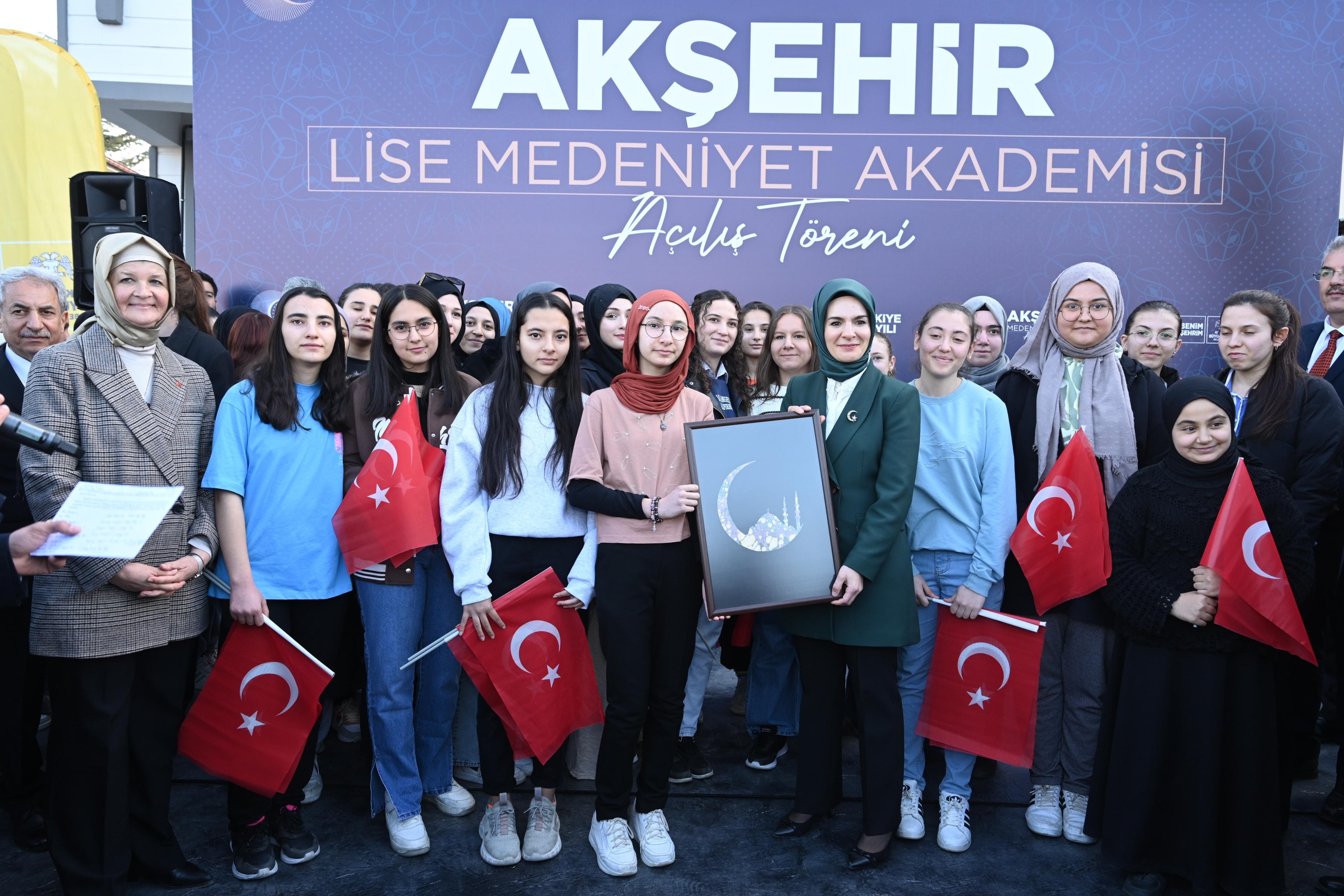 Akşehir Lise Medeniyet Akademisi, Bakan Göktaş’ın katılımıyla açıldı