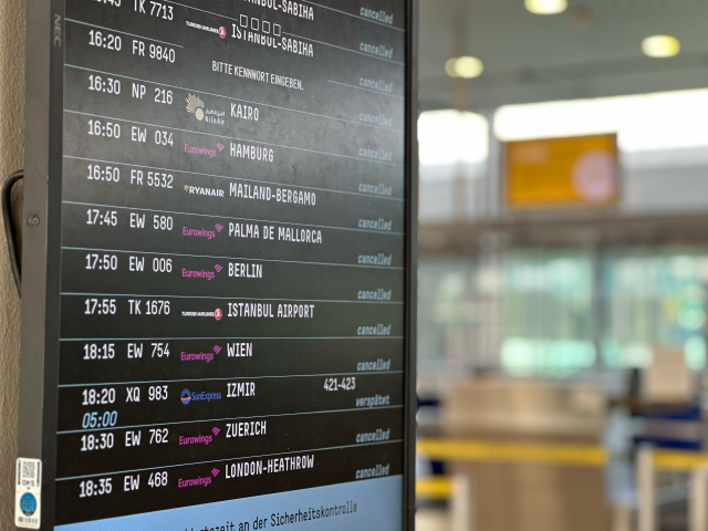 Almanya’da güvenlik personelleri greve gitti, havalimanlarında uçuşlar iptal edildi