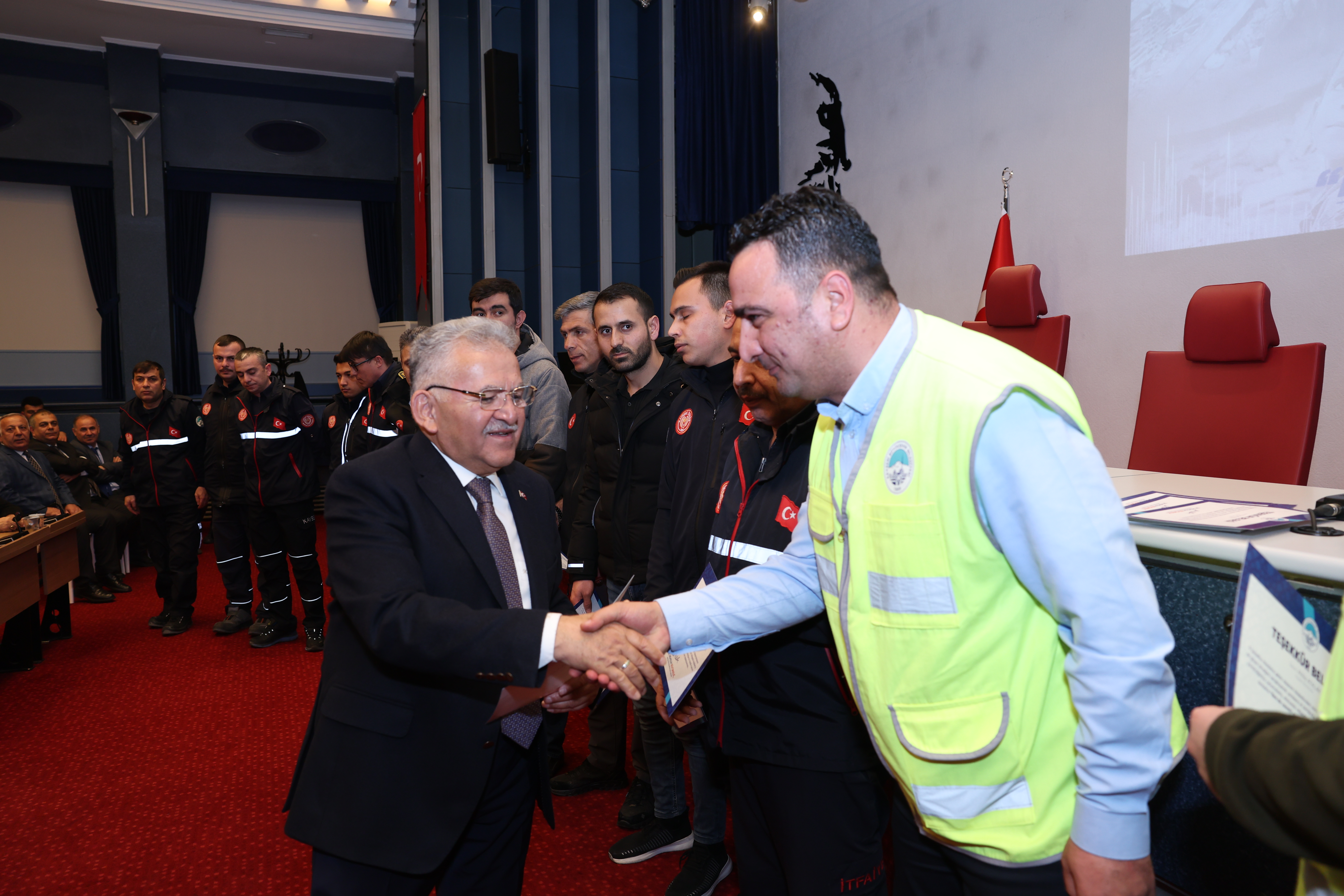Büyükkılıç: “Kayseri Büyükşehir Belediyesi’nin ekiplerinin hizmetleriyle övünç duyduk”