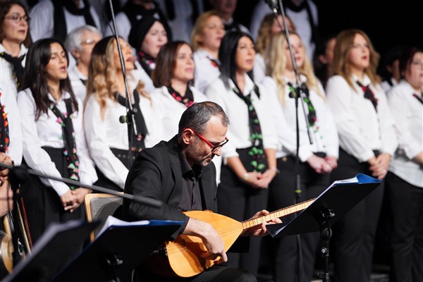 Beylikdüzü’nde 6 Şubat’ta hayatını kaybedenler için konser düzenlendi