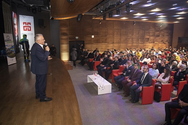 Başkan Büyükkılıç: “Öğrencilerimize yüzde 25 indirim yapalım”